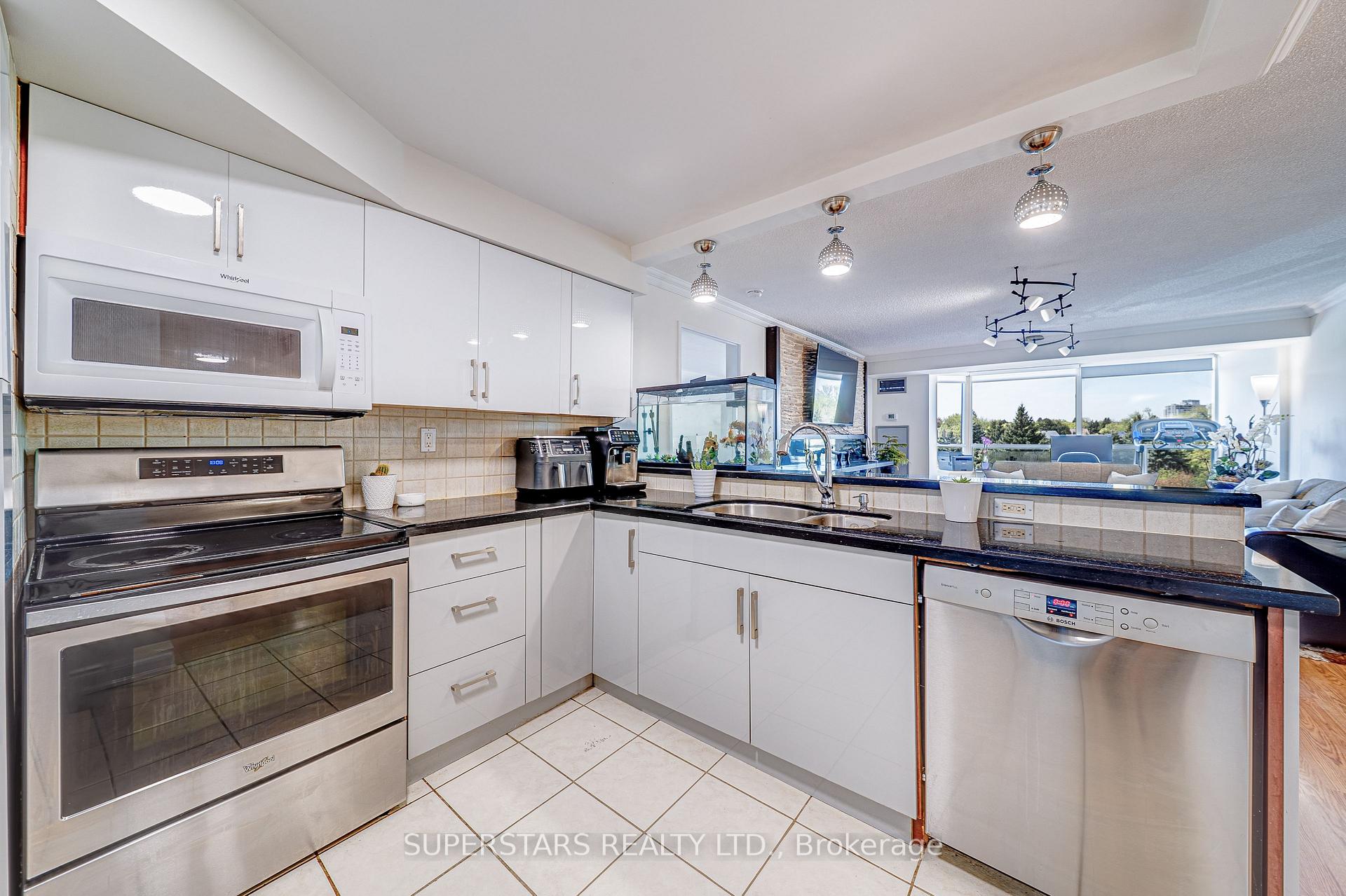 Photo 8 of Unit 512, 7300 Yonge Street, Vaughan, Crestwood-Springfarm-Yorkhill — HOMEH