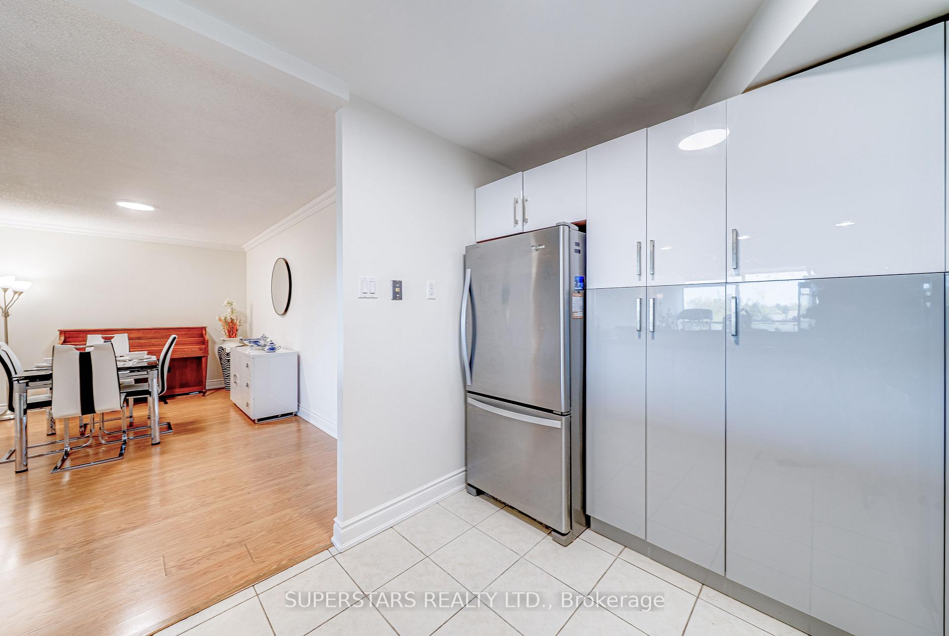 Photo 10 of Unit 512, 7300 Yonge Street, Vaughan, Crestwood-Springfarm-Yorkhill — HOMEH