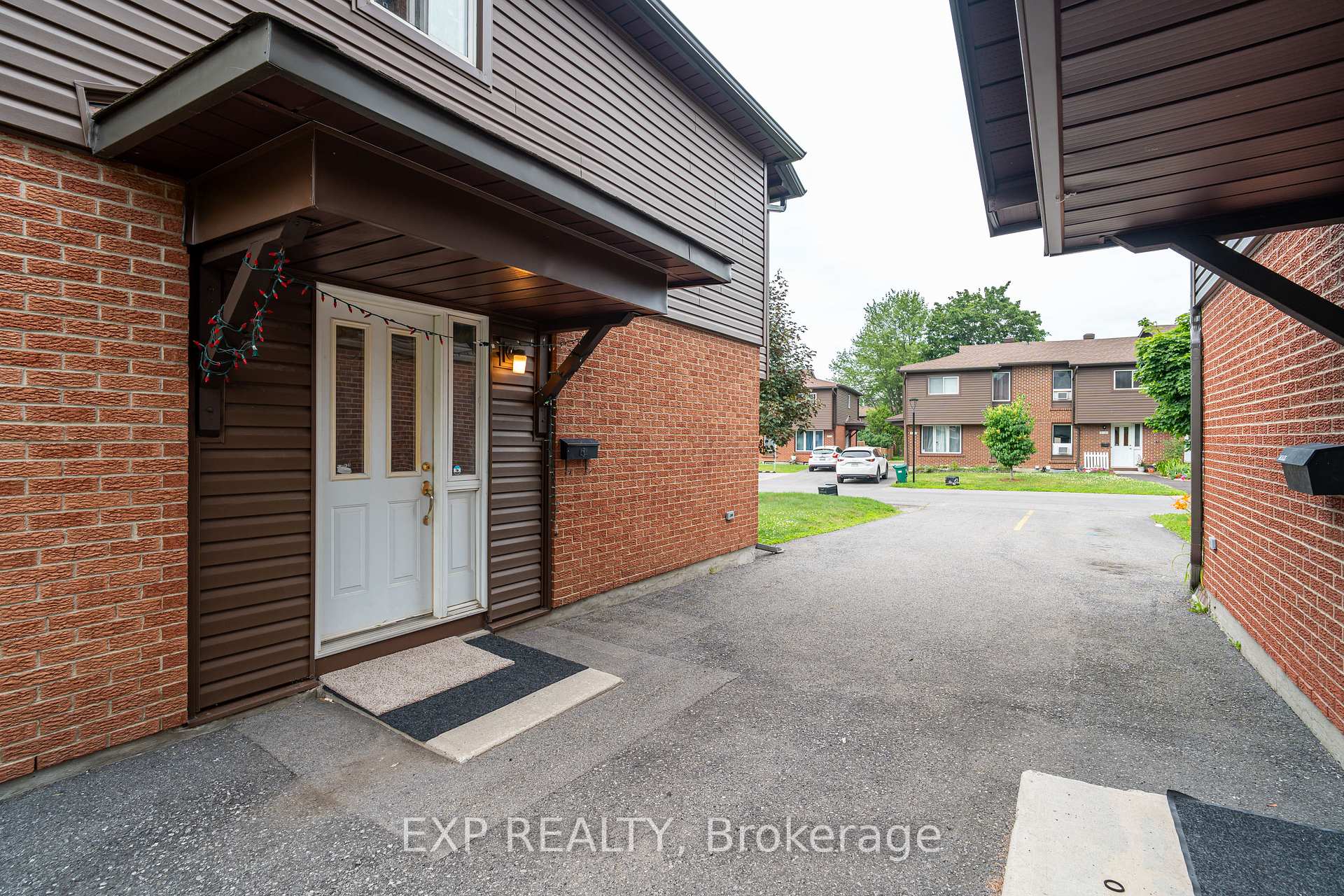 Photo 2 of Unit 117, 3136 Stockton Drive, Ottawa, Blossom Park/Kemp Park/Findlay Creek — HOMEH