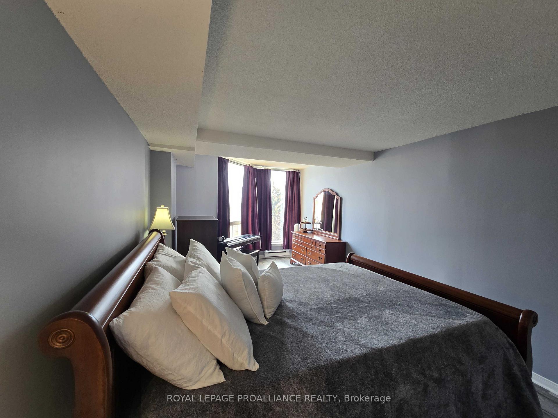 Photo 12 of Unit 406, 350 Front Street, Belleville, Belleville Ward — HOMEH