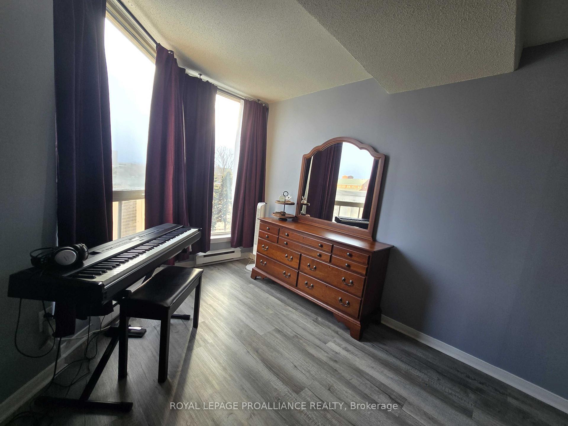 Photo 13 of Unit 406, 350 Front Street, Belleville, Belleville Ward — HOMEH