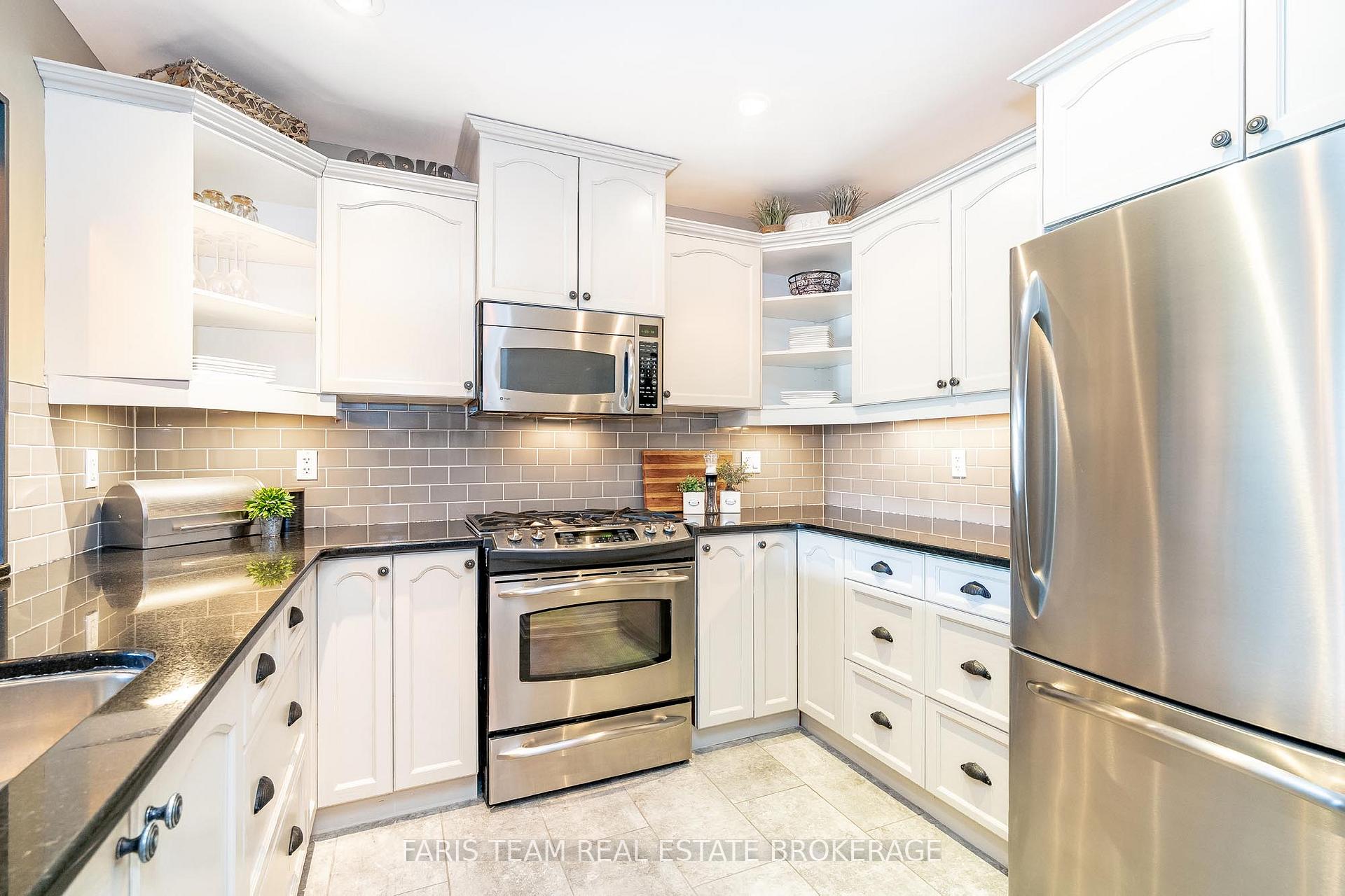 Photo 3 of Unit 204, 130 Steamship Bay Road, Gravenhurst, Muskoka (S) — HOMEH