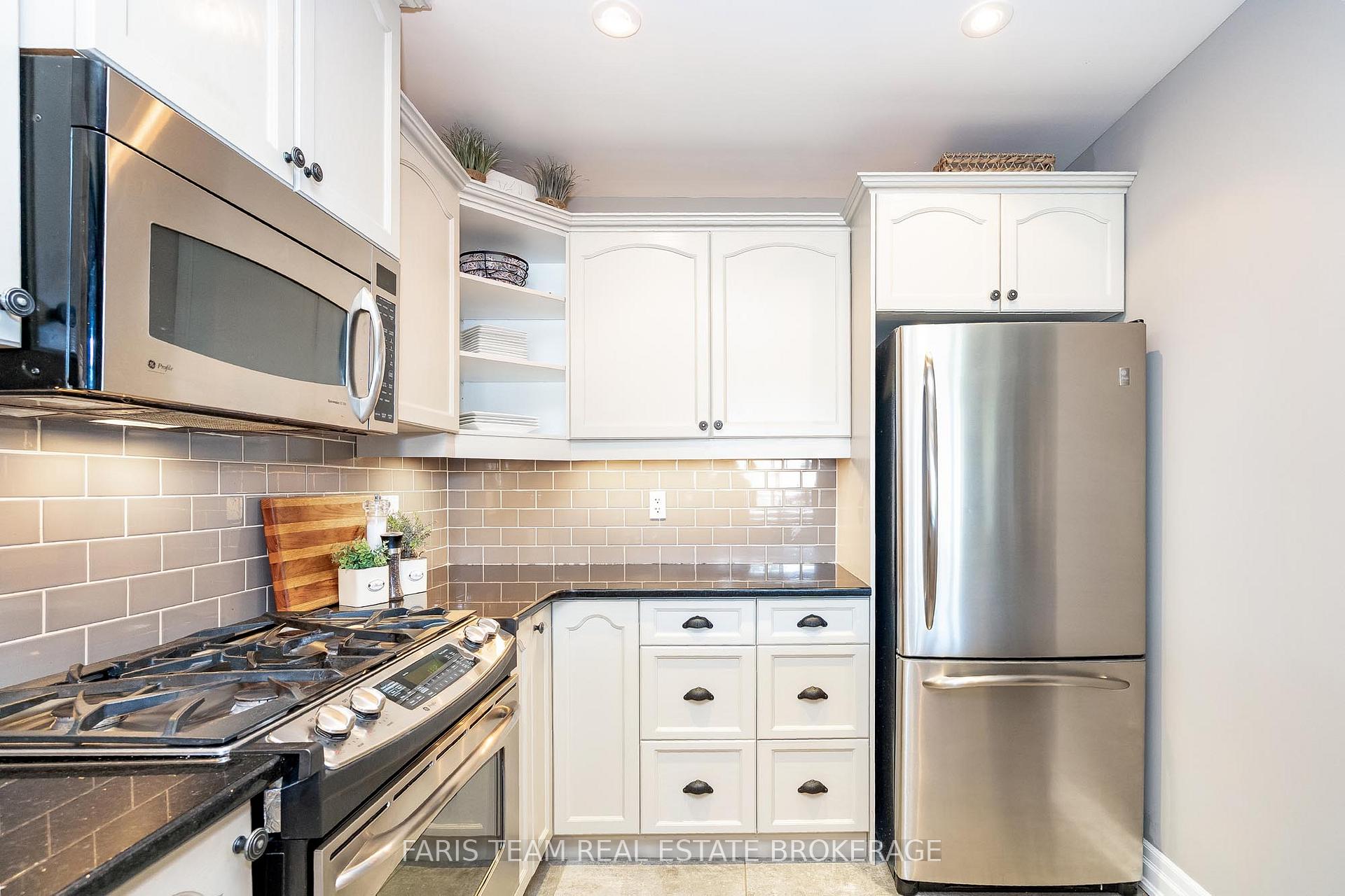Photo 4 of Unit 204, 130 Steamship Bay Road, Gravenhurst, Muskoka (S) — HOMEH