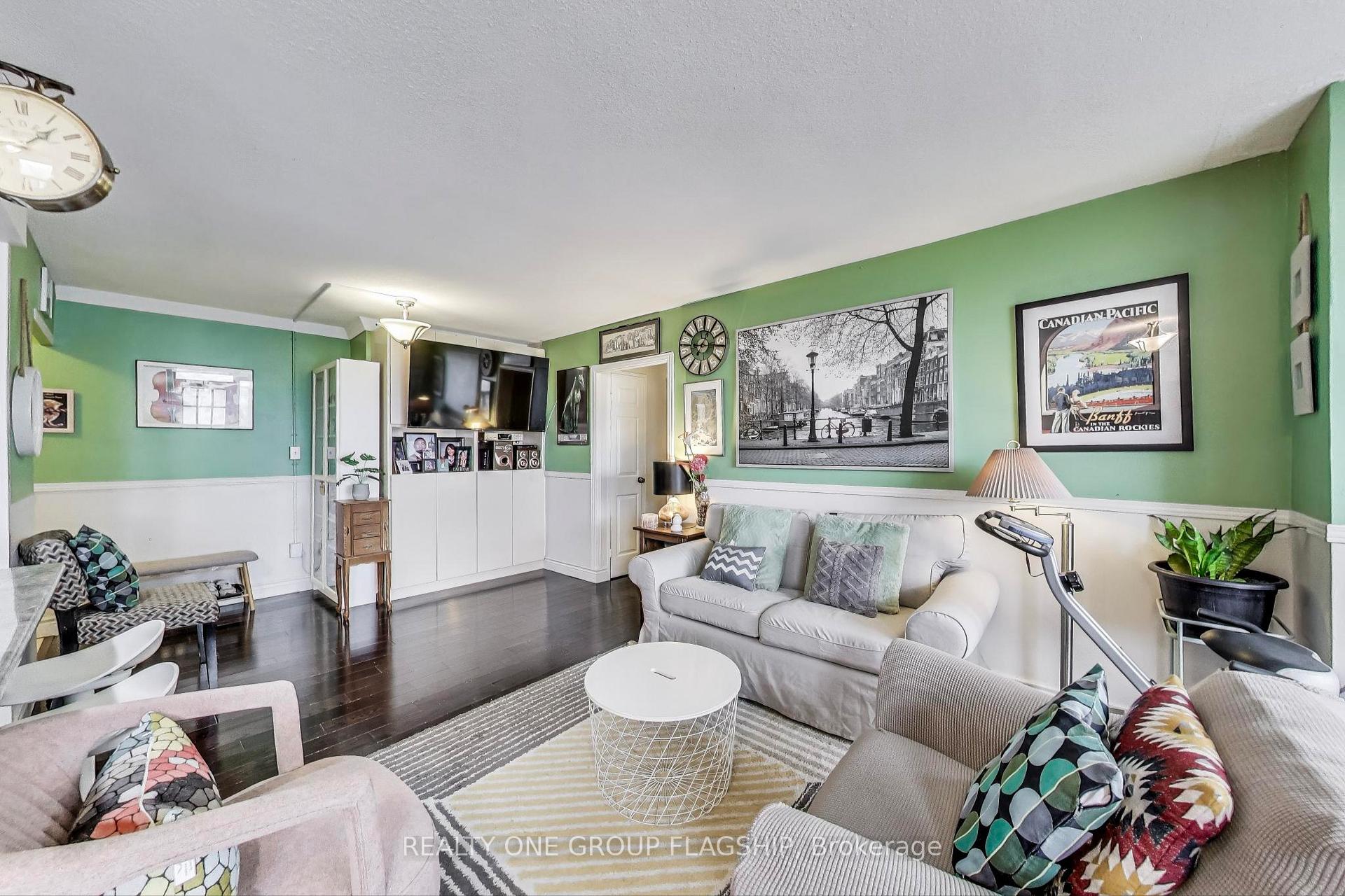 Photo 10 of Unit 1009, 10 Edgecliff Golfway, Toronto, Flemingdon Park — HOMEH