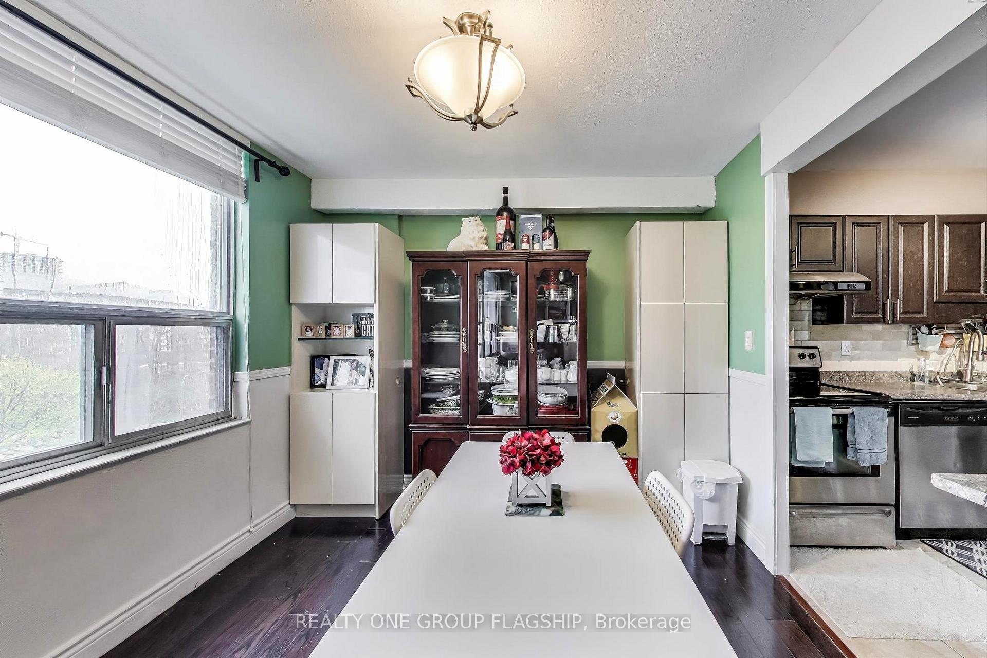 Photo 11 of Unit 1009, 10 Edgecliff Golfway, Toronto, Flemingdon Park — HOMEH