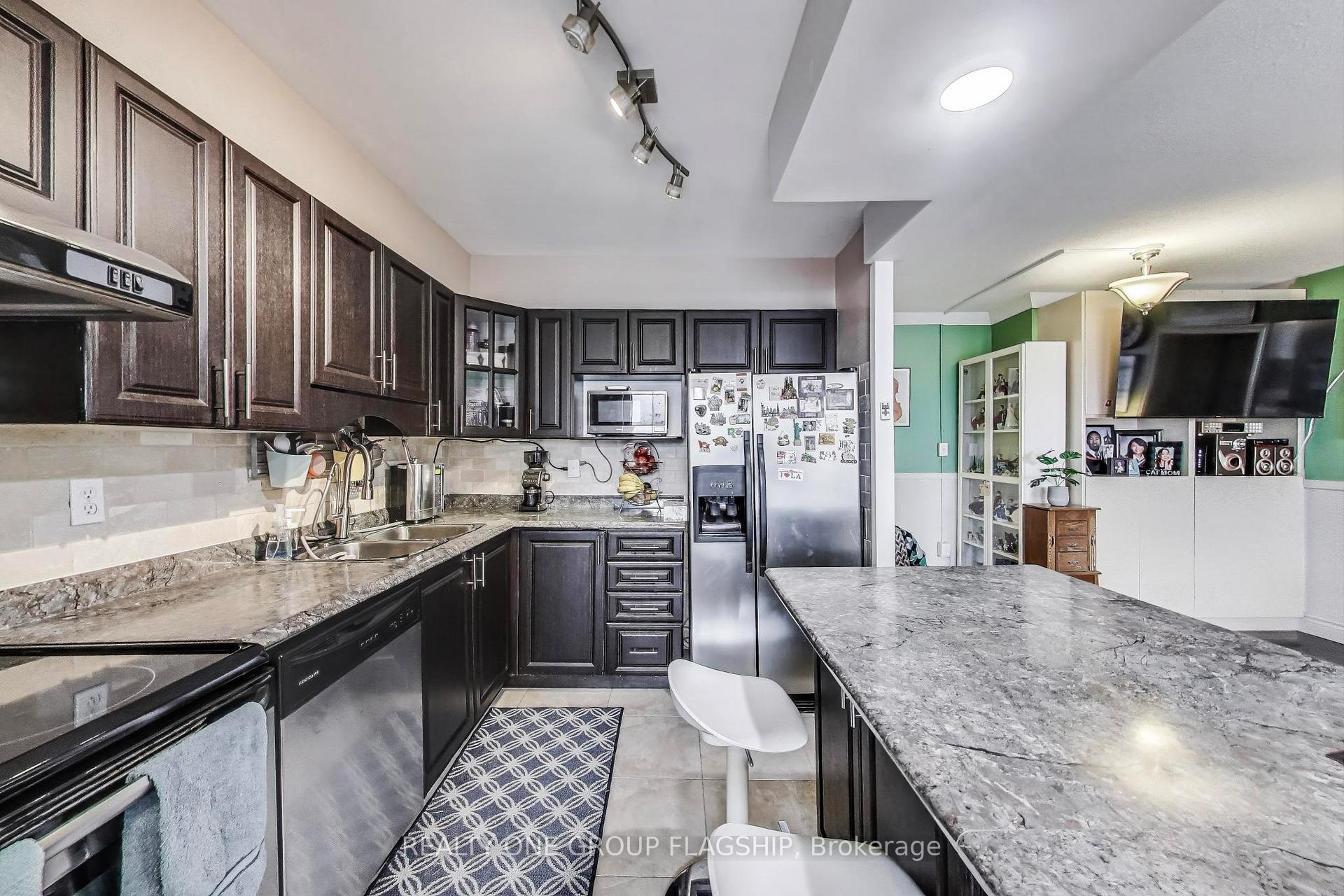 Photo 14 of Unit 1009, 10 Edgecliff Golfway, Toronto, Flemingdon Park — HOMEH