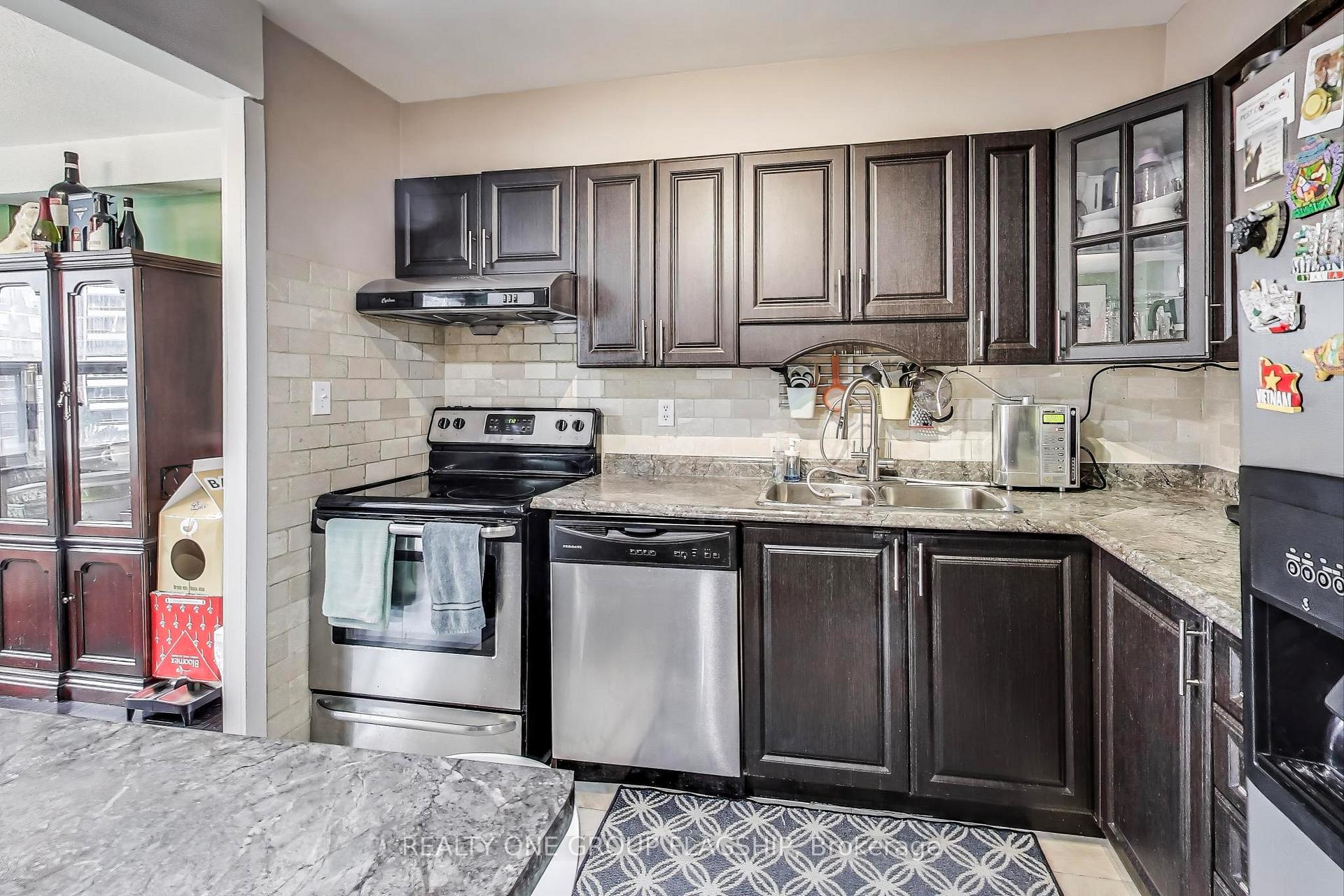 Photo 15 of Unit 1009, 10 Edgecliff Golfway, Toronto, Flemingdon Park — HOMEH