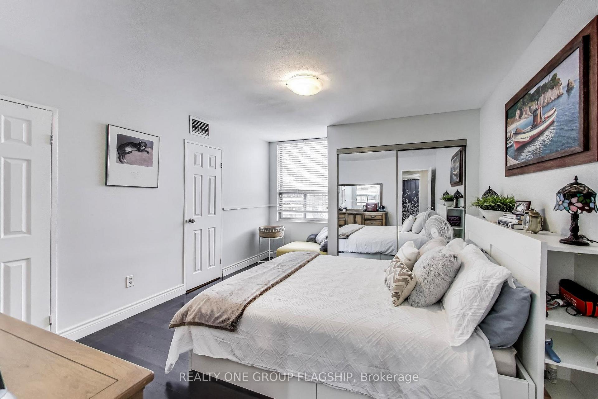 Photo 16 of Unit 1009, 10 Edgecliff Golfway, Toronto, Flemingdon Park — HOMEH