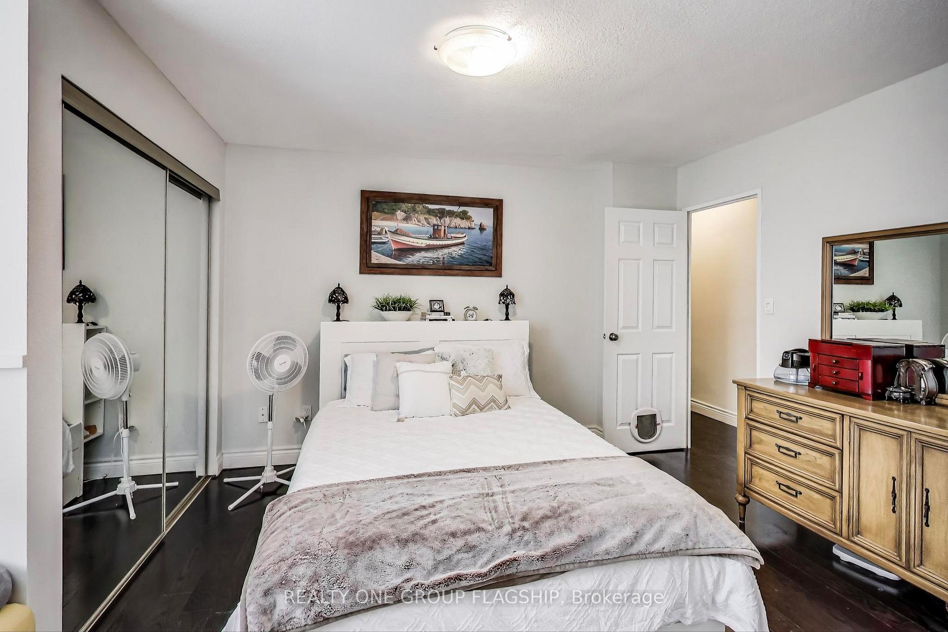 Photo 17 of Unit 1009, 10 Edgecliff Golfway, Toronto, Flemingdon Park — HOMEH