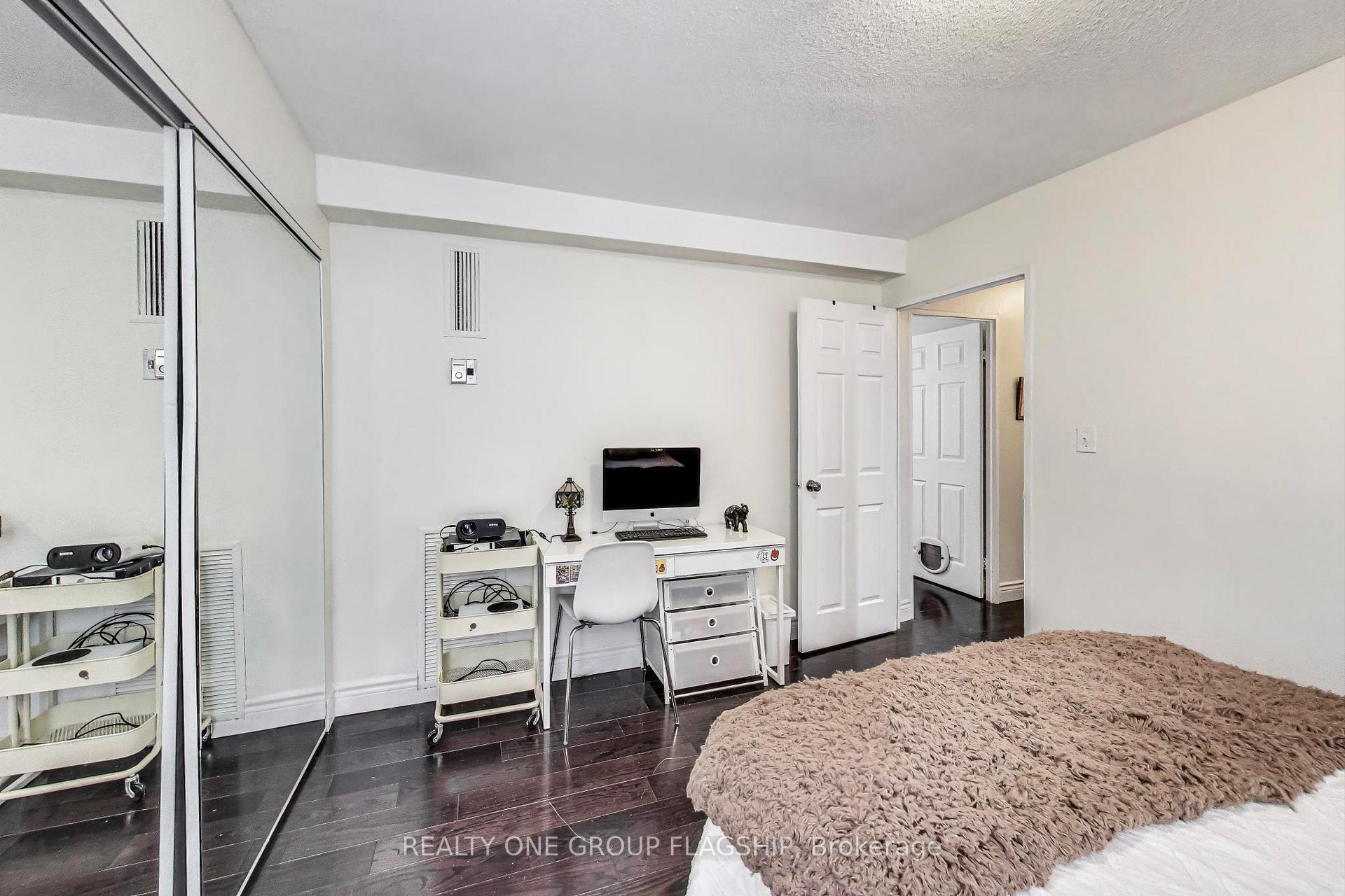 Photo 22 of Unit 1009, 10 Edgecliff Golfway, Toronto, Flemingdon Park — HOMEH