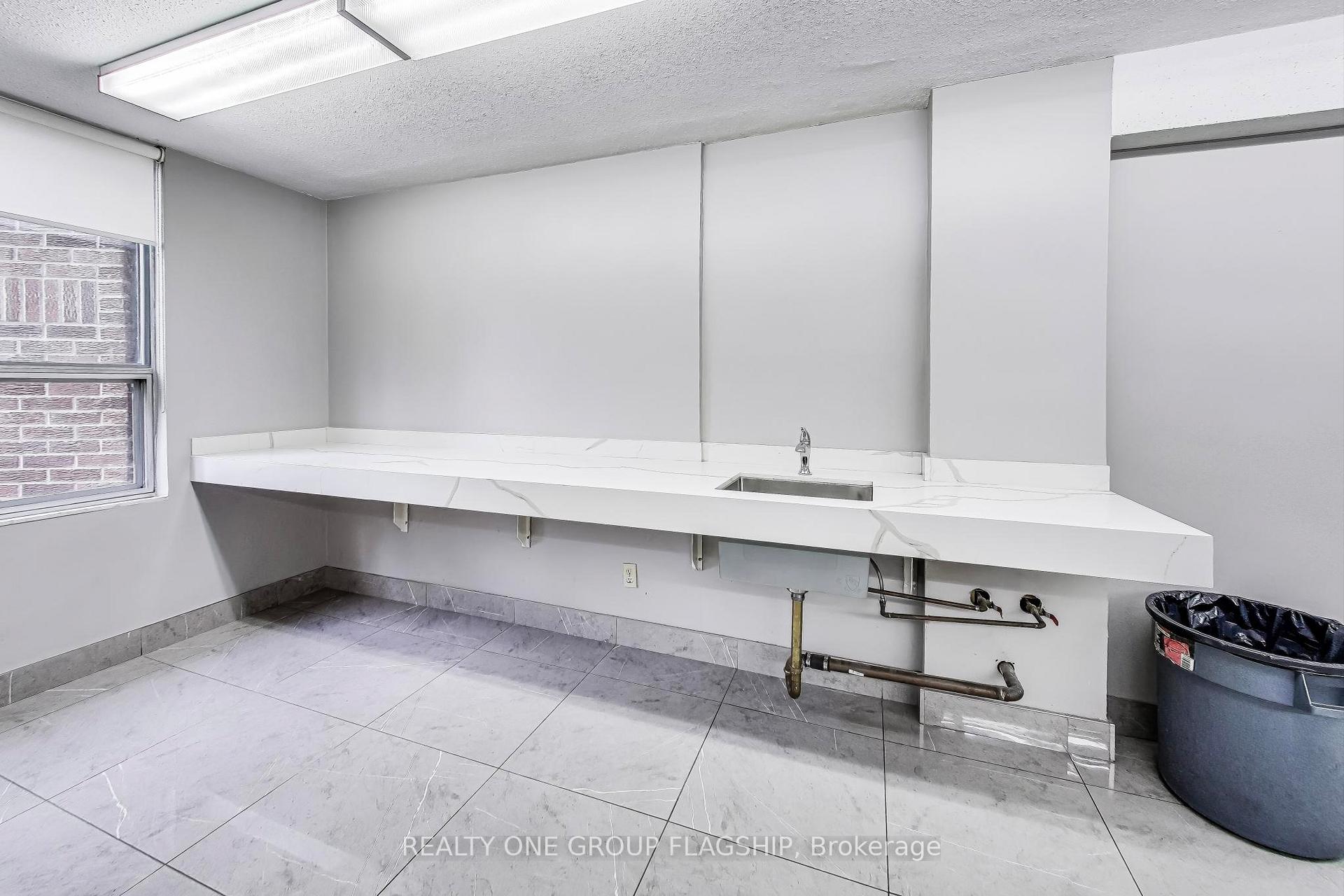 Photo 32 of Unit 1009, 10 Edgecliff Golfway, Toronto, Flemingdon Park — HOMEH