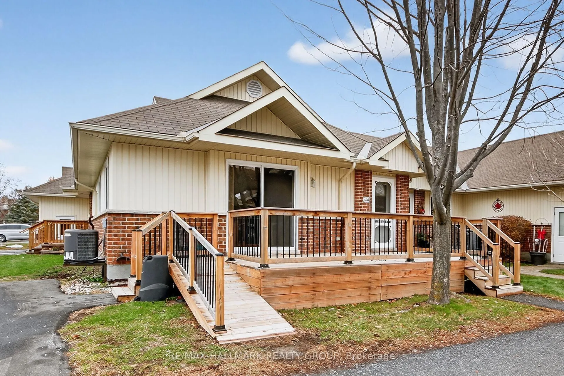 Photo 6 of 600 Sunbeam Private, Ottawa, Richmond — HOMEH