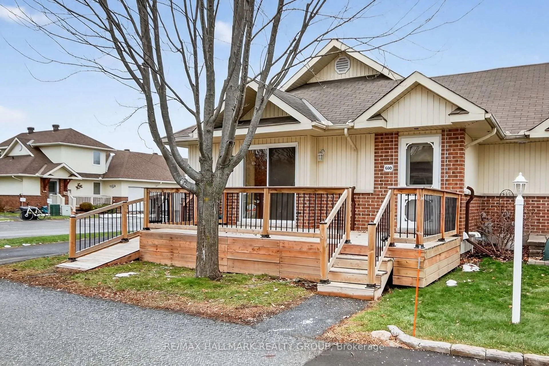 Photo 9 of 600 Sunbeam Private, Ottawa, Richmond — HOMEH