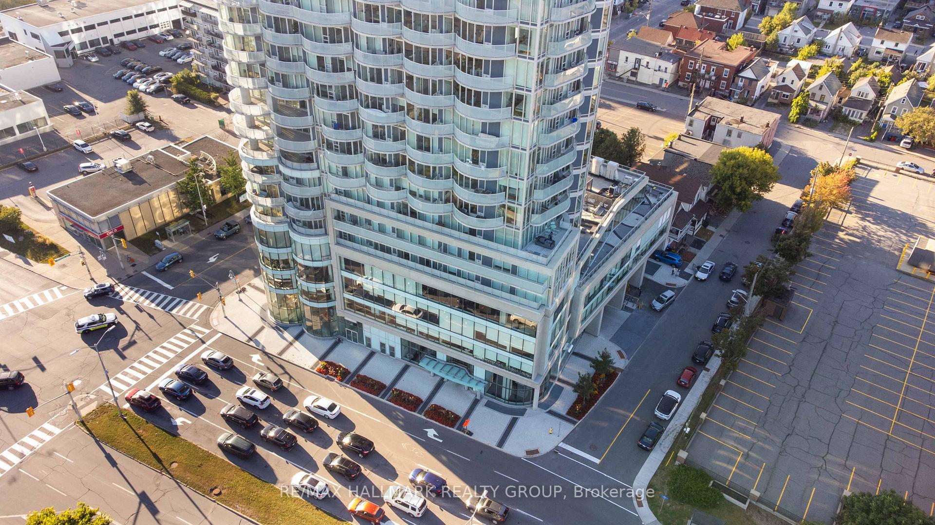 Front of Unit 504, 805 Carling Avenue