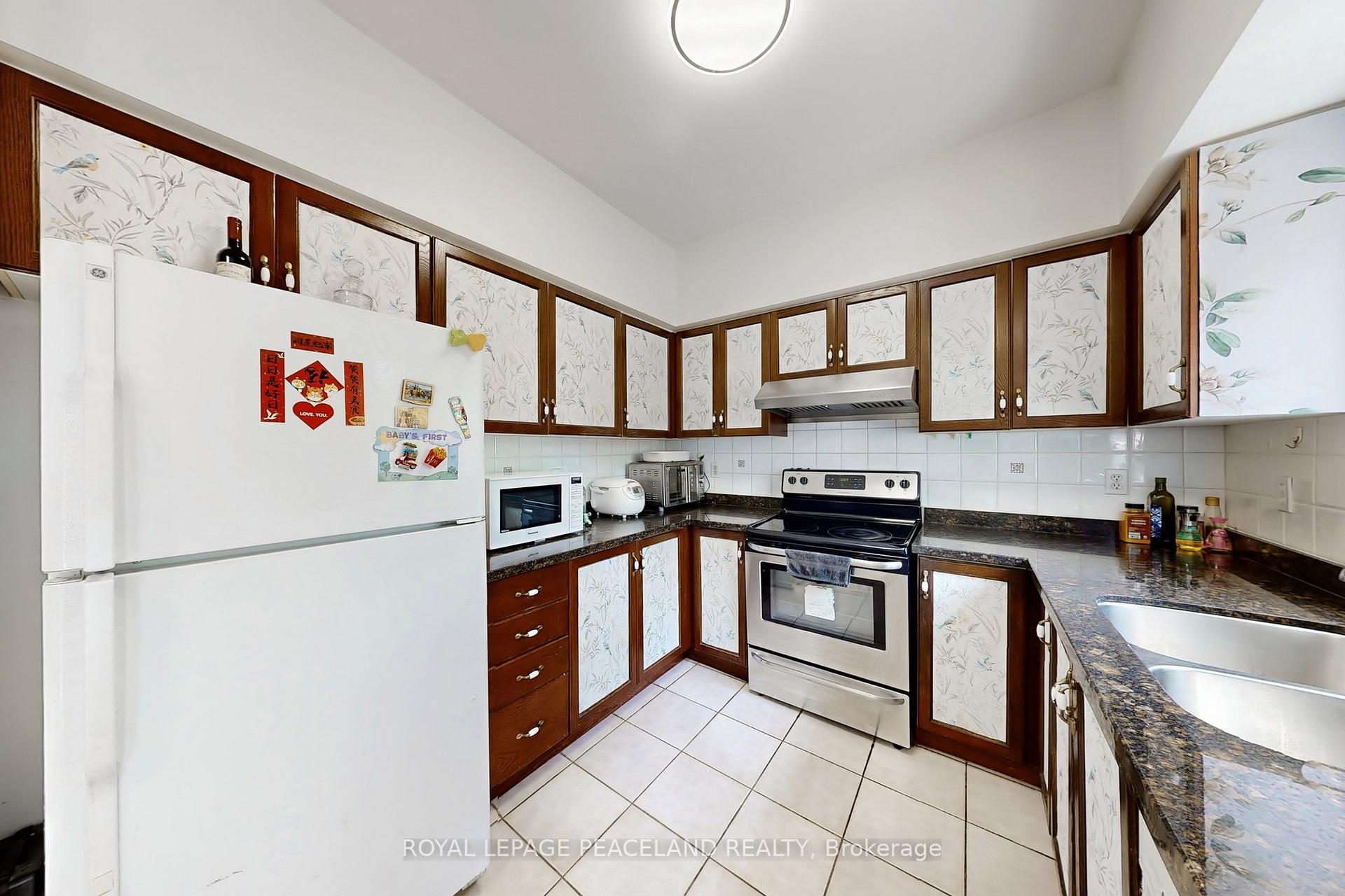 Photo 9 of Unit 3, 15 St Moritz Way, Markham, Unionville — HOMEH