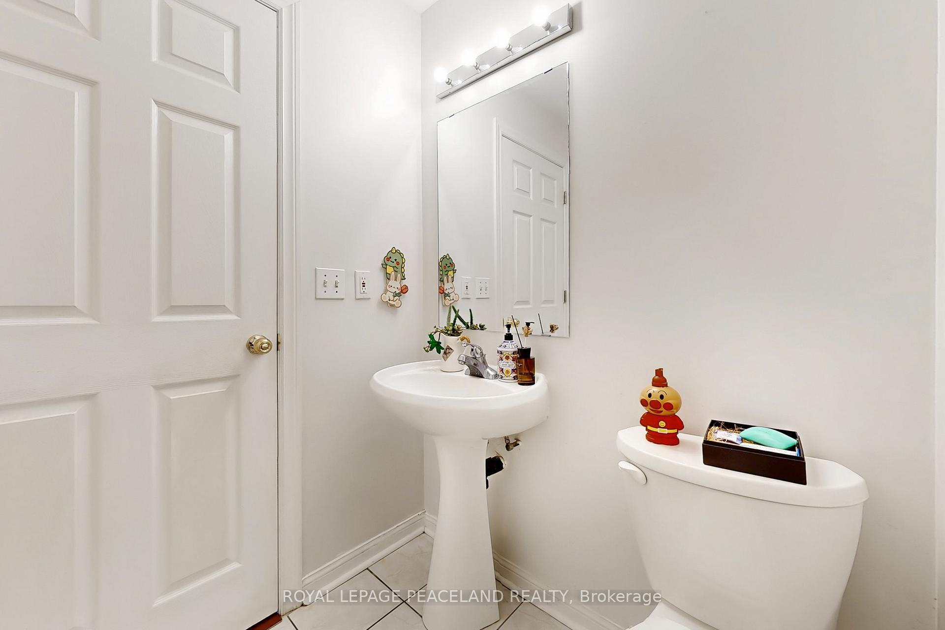 Photo 10 of Unit 3, 15 St Moritz Way, Markham, Unionville — HOMEH