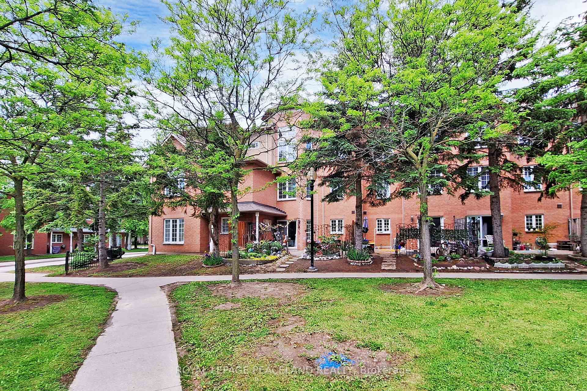 Photo 25 of Unit 3, 15 St Moritz Way, Markham, Unionville — HOMEH