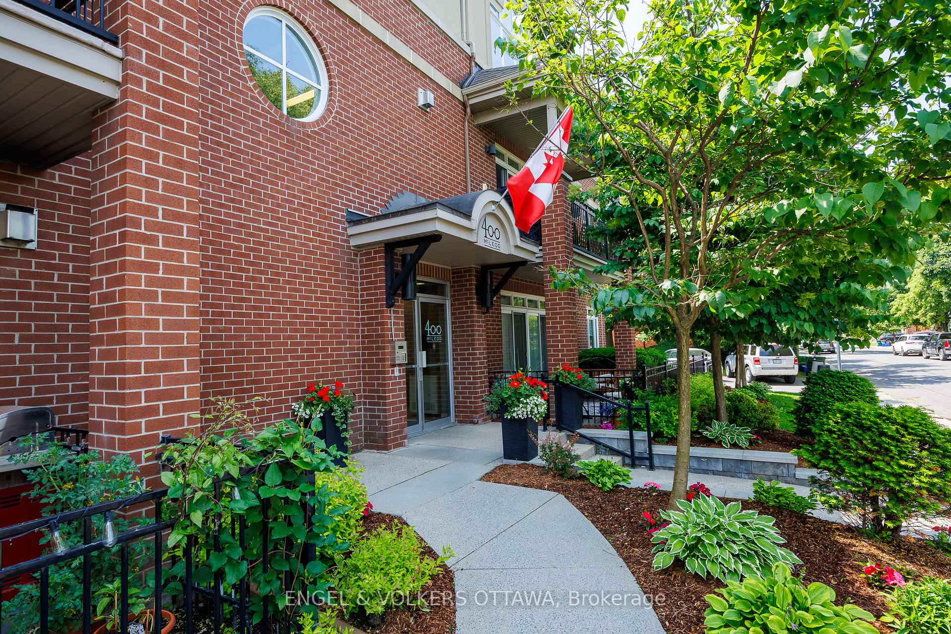 Photo 3 of Unit 105, 400 Mcleod Street, Ottawa, Ottawa Centre — HOMEH