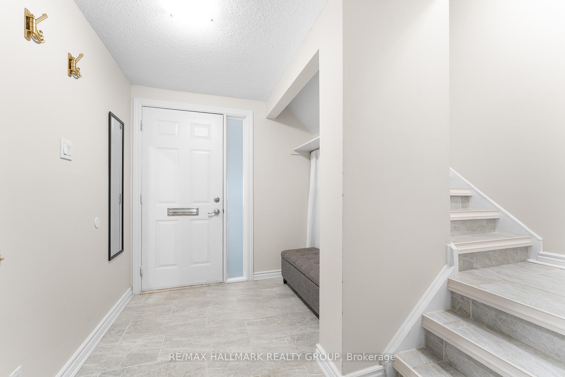 Photo 3 of 1126 Chimney Hill Way, Ottawa, Beacon Hill South — HOMEH