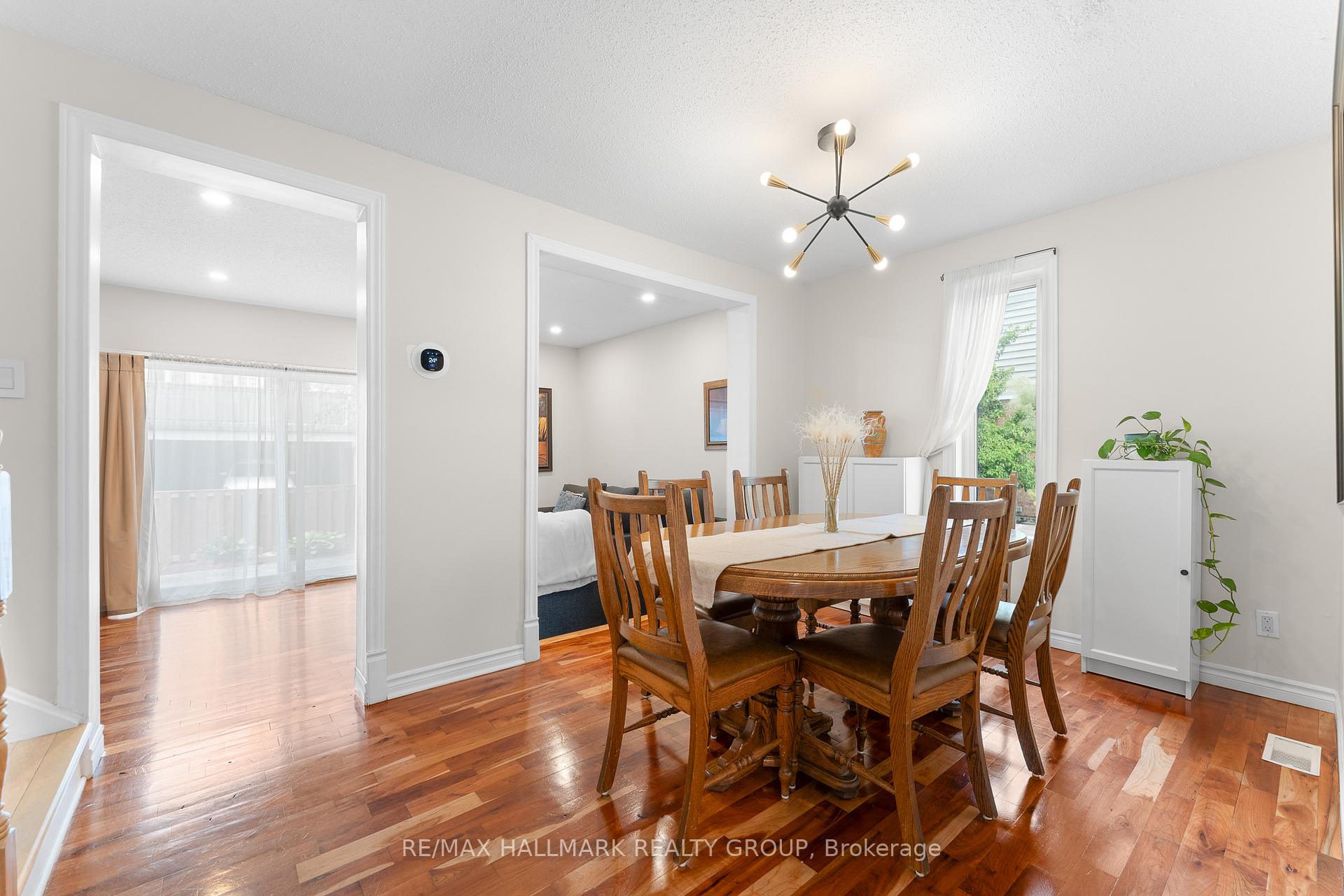 Photo 8 of 1126 Chimney Hill Way, Ottawa, Beacon Hill South — HOMEH