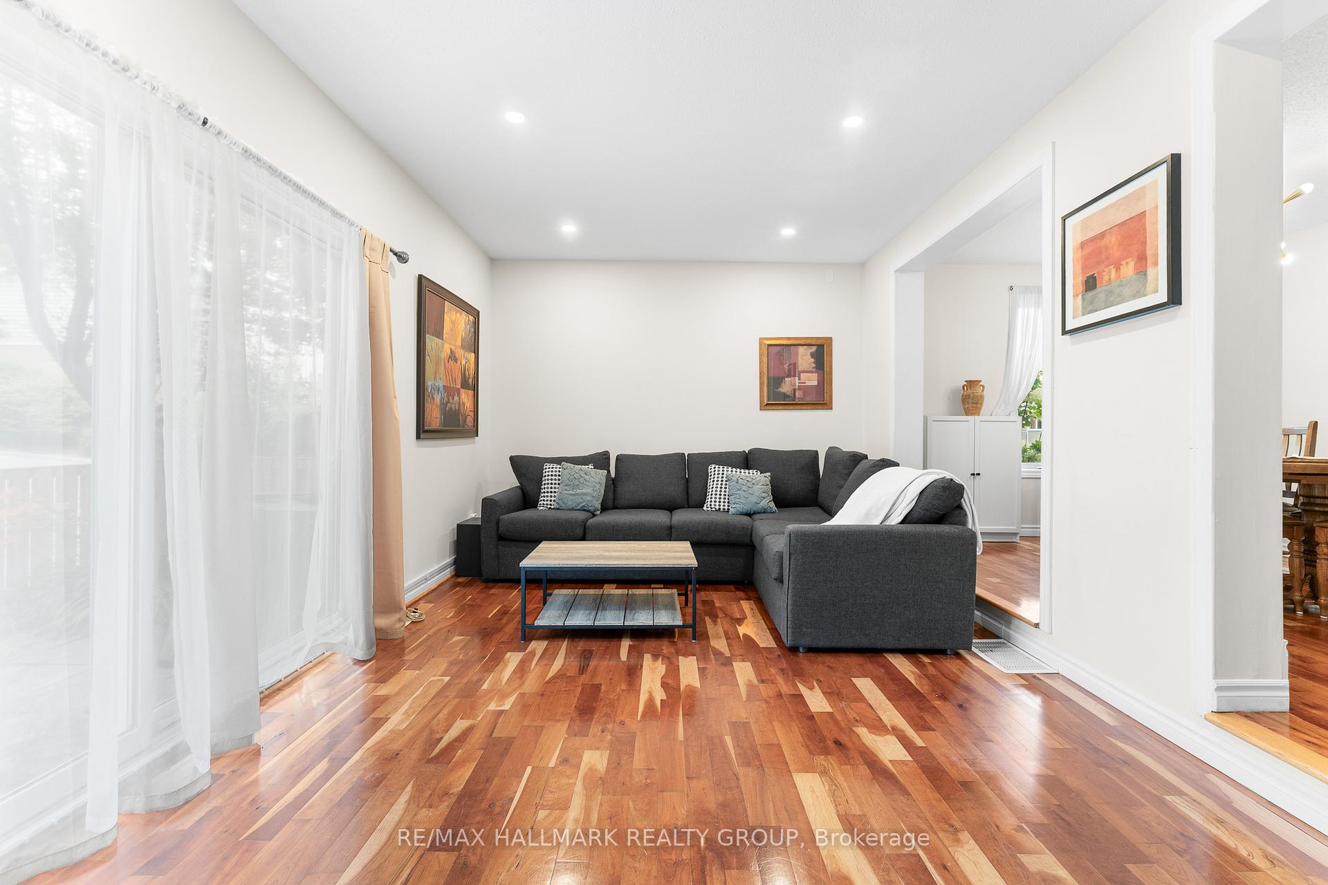 Photo 14 of 1126 Chimney Hill Way, Ottawa, Beacon Hill South — HOMEH