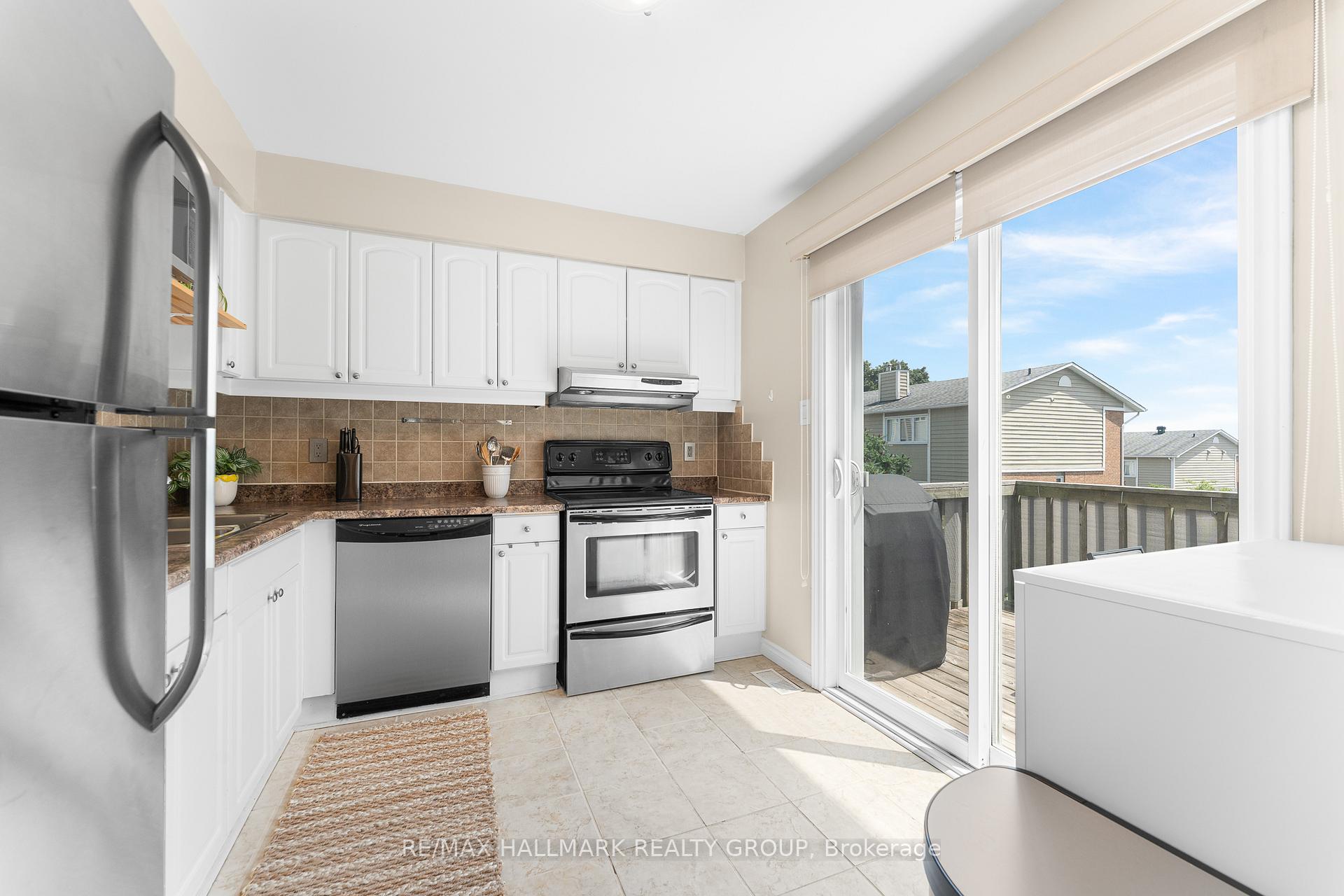 Photo 23 of 1126 Chimney Hill Way, Ottawa, Beacon Hill South — HOMEH