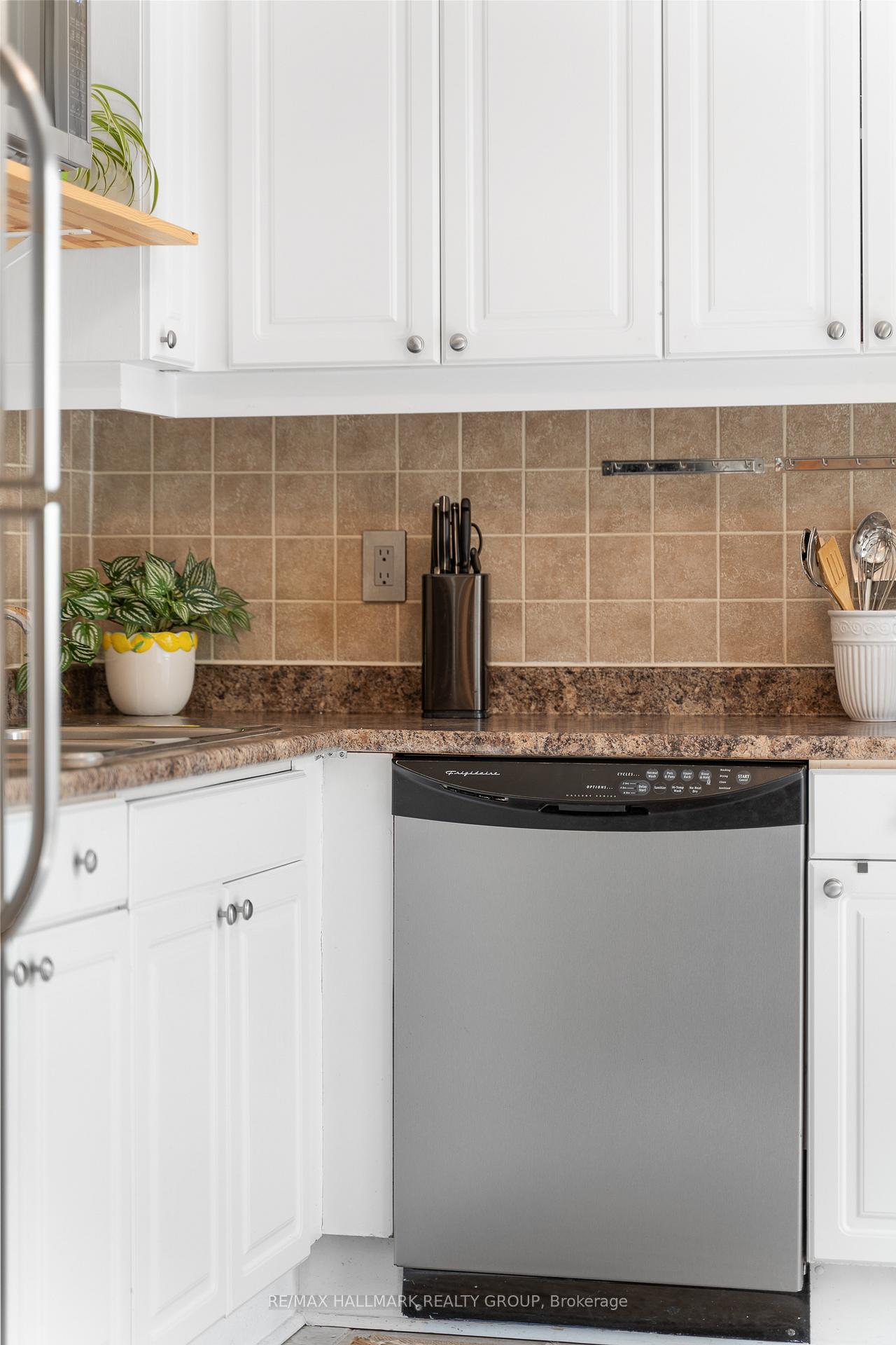 Photo 25 of 1126 Chimney Hill Way, Ottawa, Beacon Hill South — HOMEH