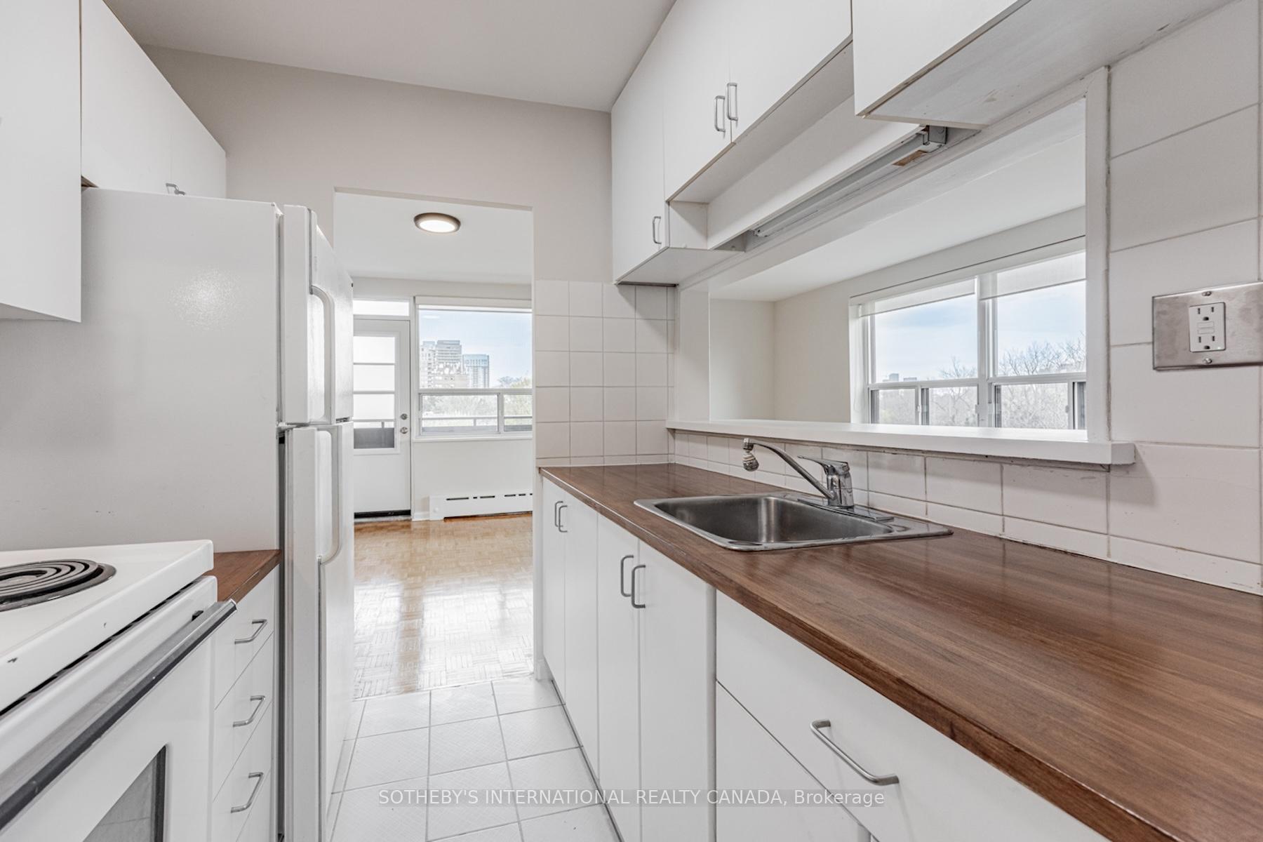 Photo 7 of Unit 601, 78 Warren Road, Toronto, Casa Loma — HOMEH
