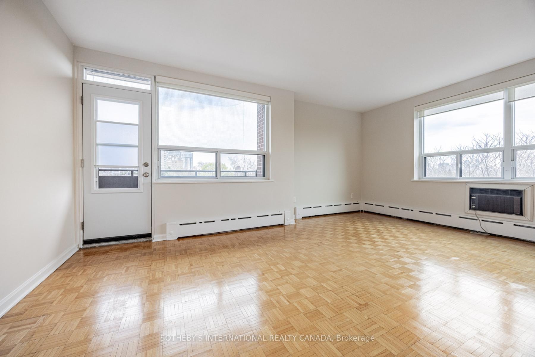 Photo 8 of Unit 601, 78 Warren Road, Toronto, Casa Loma — HOMEH