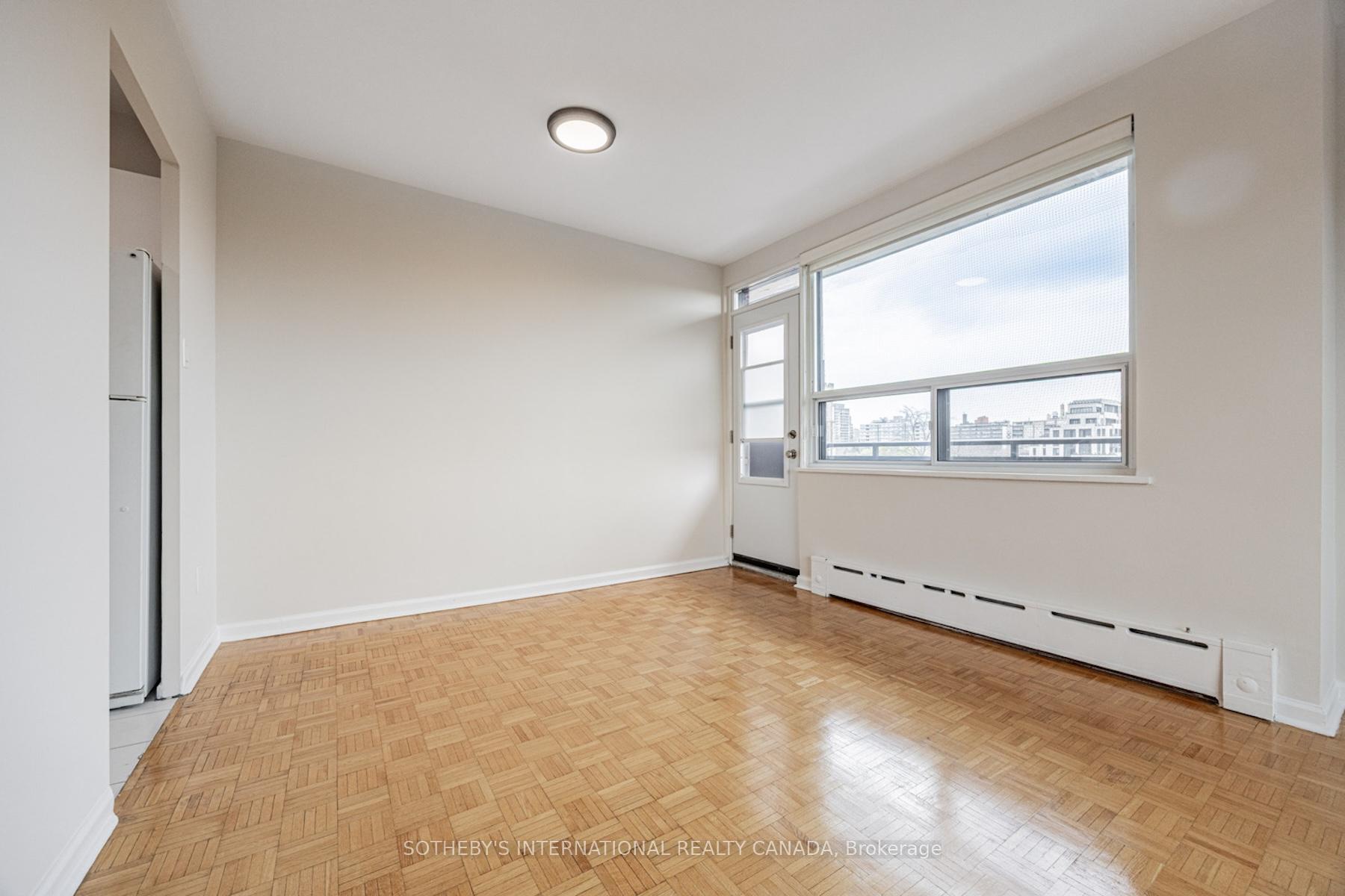 Photo 9 of Unit 601, 78 Warren Road, Toronto, Casa Loma — HOMEH