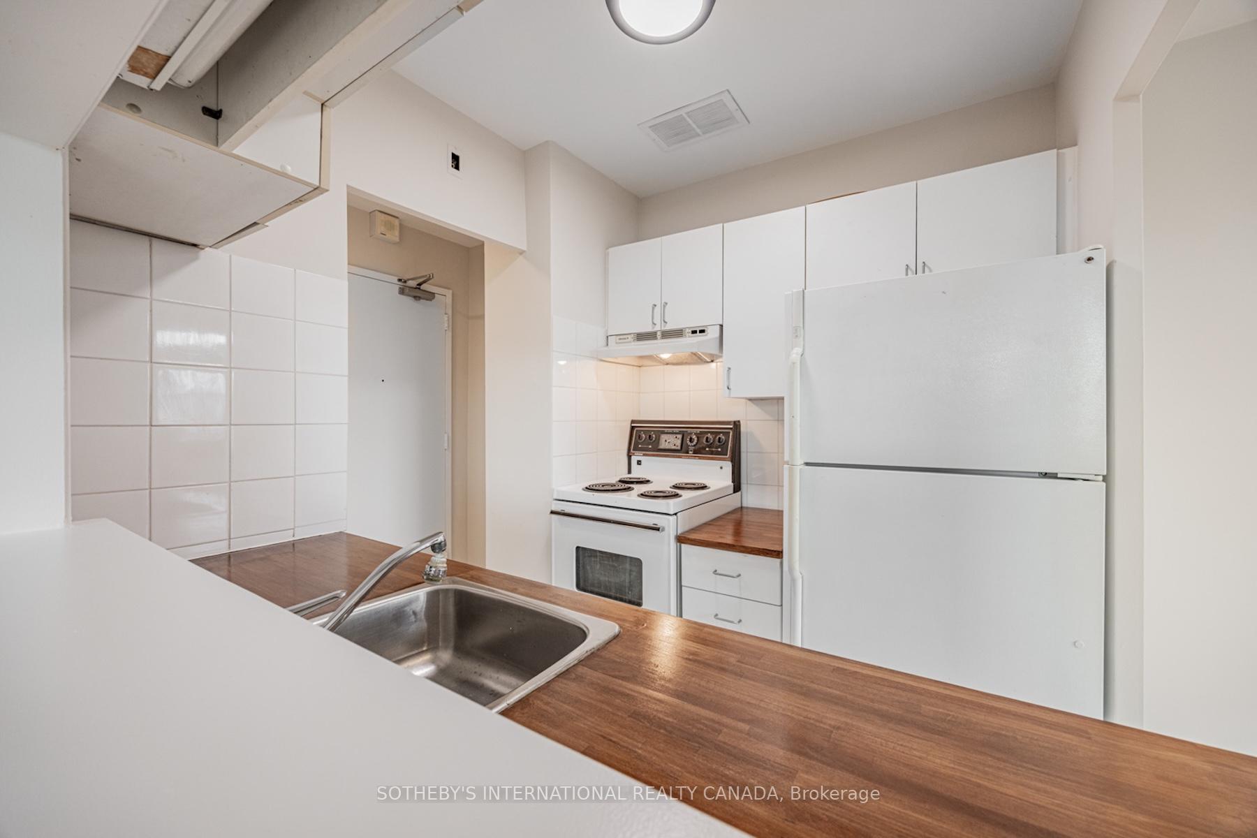 Photo 12 of Unit 601, 78 Warren Road, Toronto, Casa Loma — HOMEH