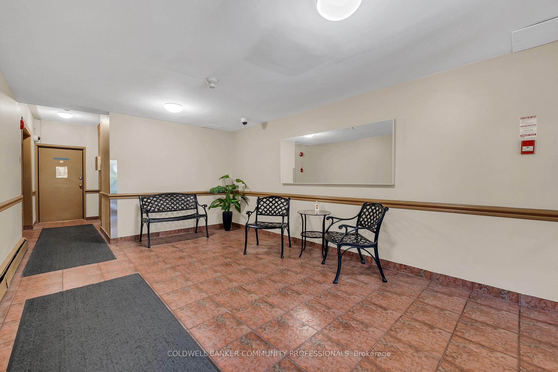 Photo 9 of Unit 806, 141 Catharine Street S, Hamilton, Corktown — HOMEH