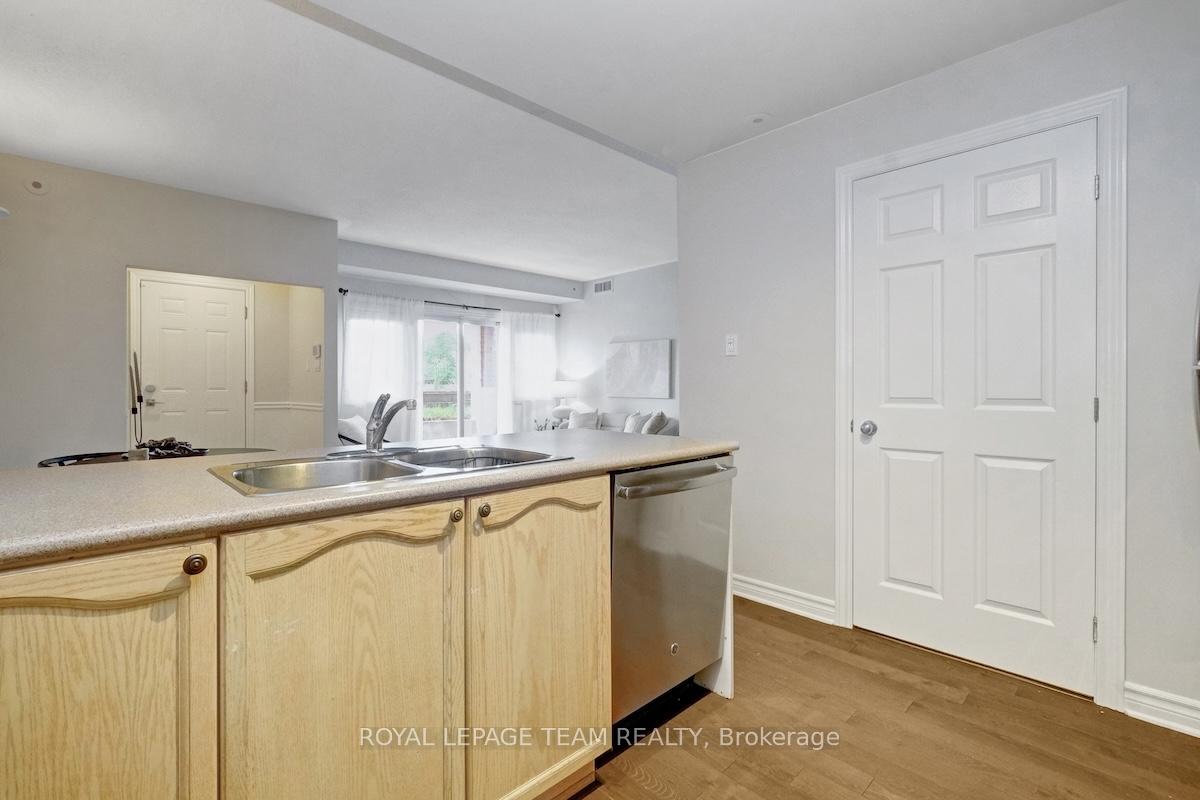 Photo 14 of Unit C, 221 Crestway Drive, Ottawa, Barrhaven East — HOMEH