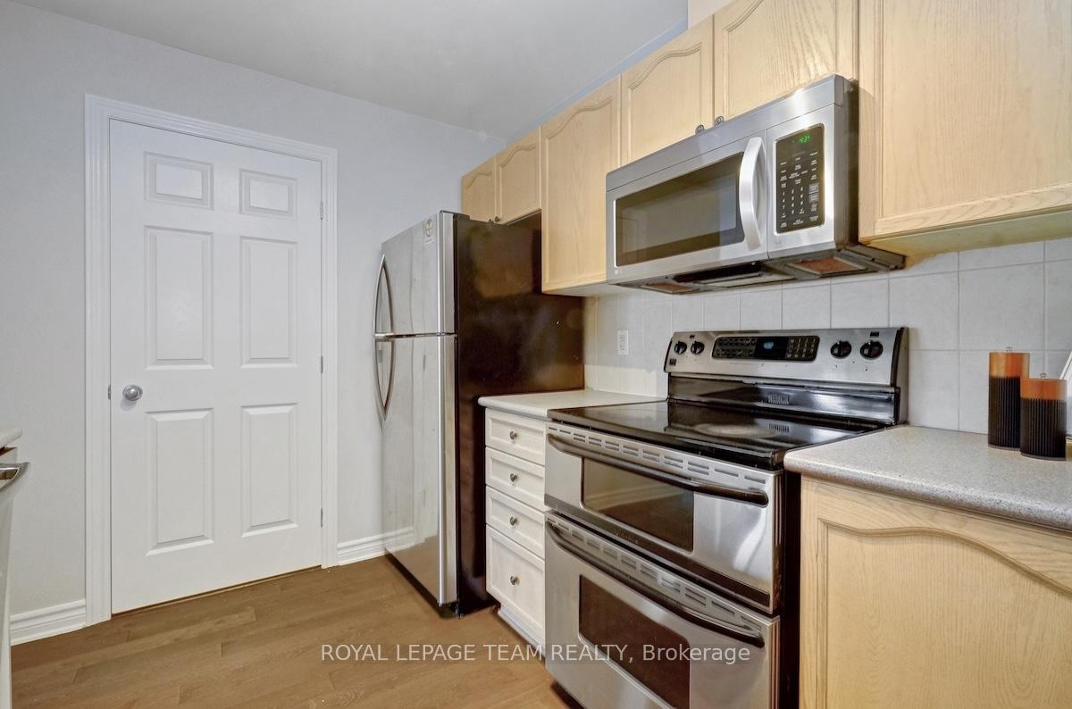 Photo 15 of Unit C, 221 Crestway Drive, Ottawa, Barrhaven East — HOMEH