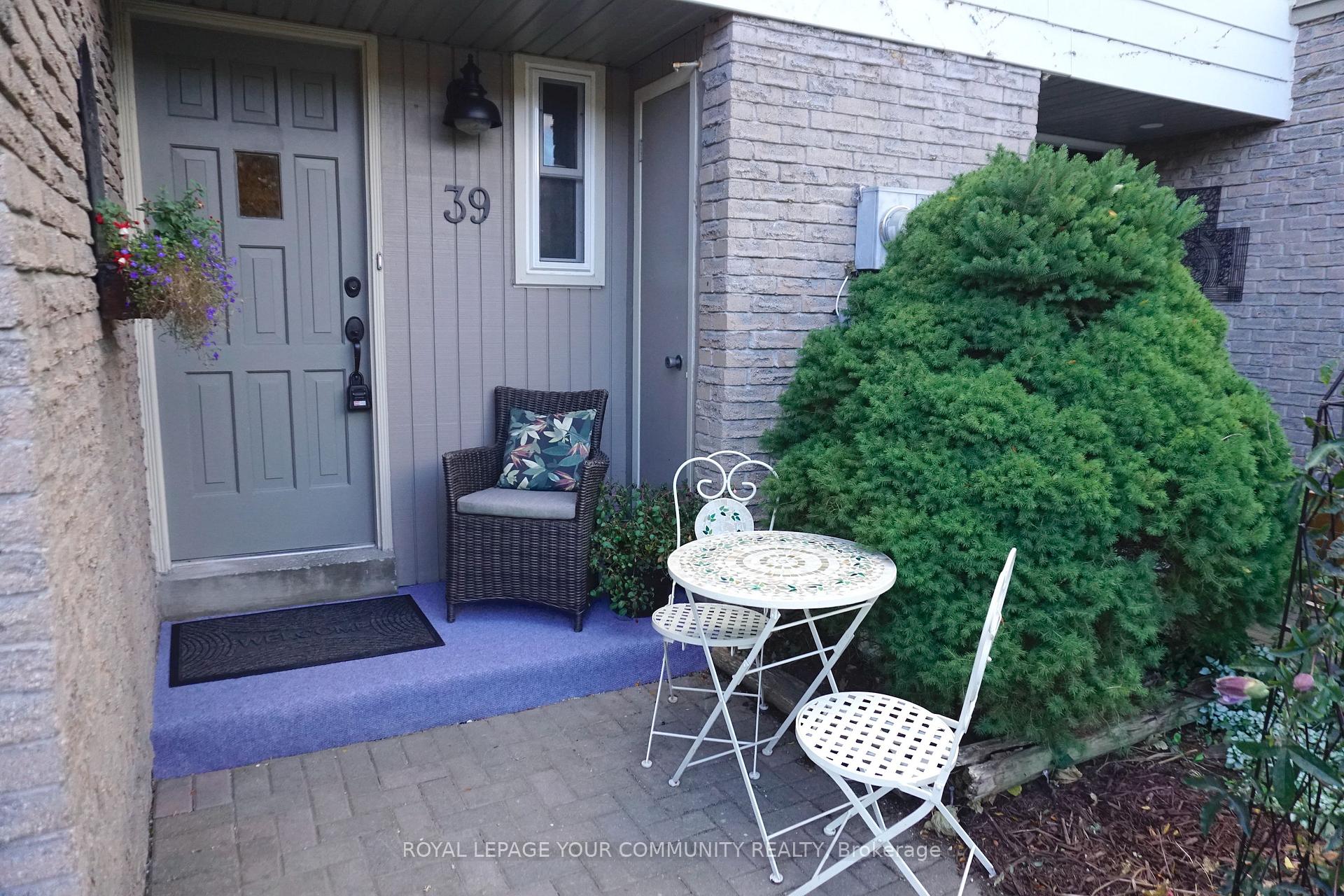 Photo 1 of 39 Knightsbridge Way, Markham, Markham Village — HOMEH