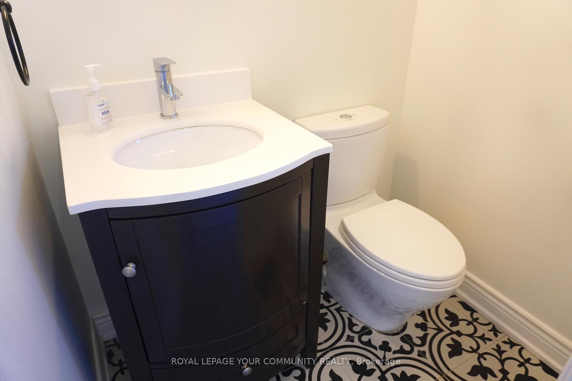 Photo 7 of 39 Knightsbridge Way, Markham, Markham Village — HOMEH