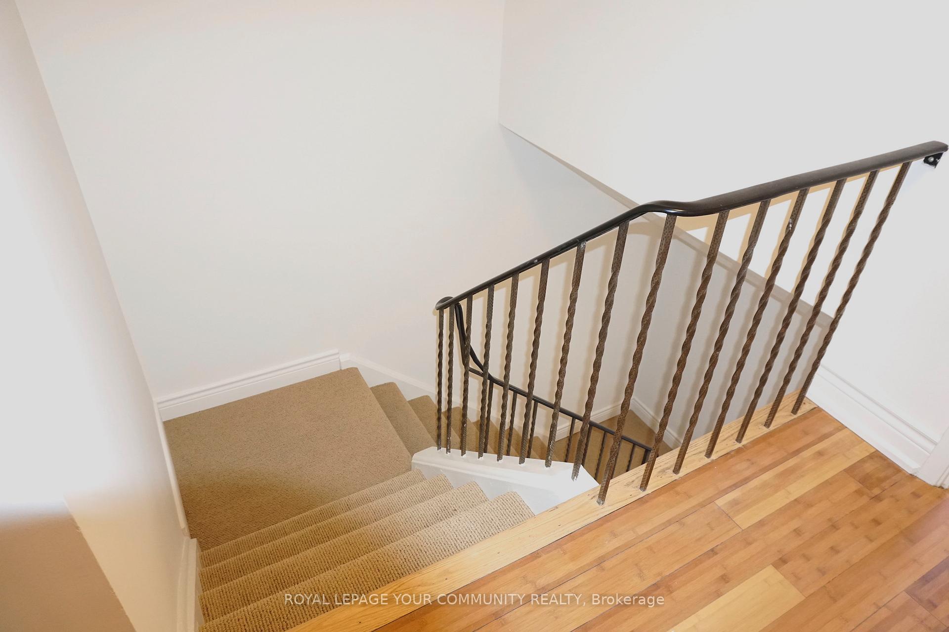 Photo 8 of 39 Knightsbridge Way, Markham, Markham Village — HOMEH