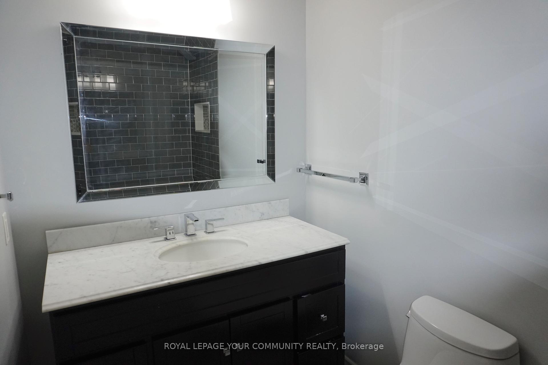 Photo 12 of 39 Knightsbridge Way, Markham, Markham Village — HOMEH