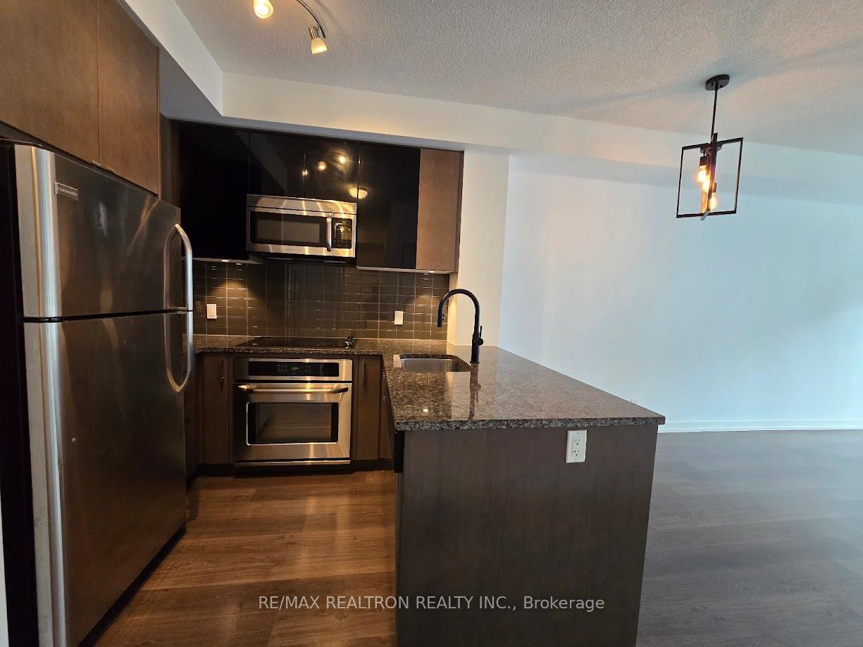 Photo 5 of Unit 803, 89 Dunfield Avenue, Toronto, Mount Pleasant West — HOMEH