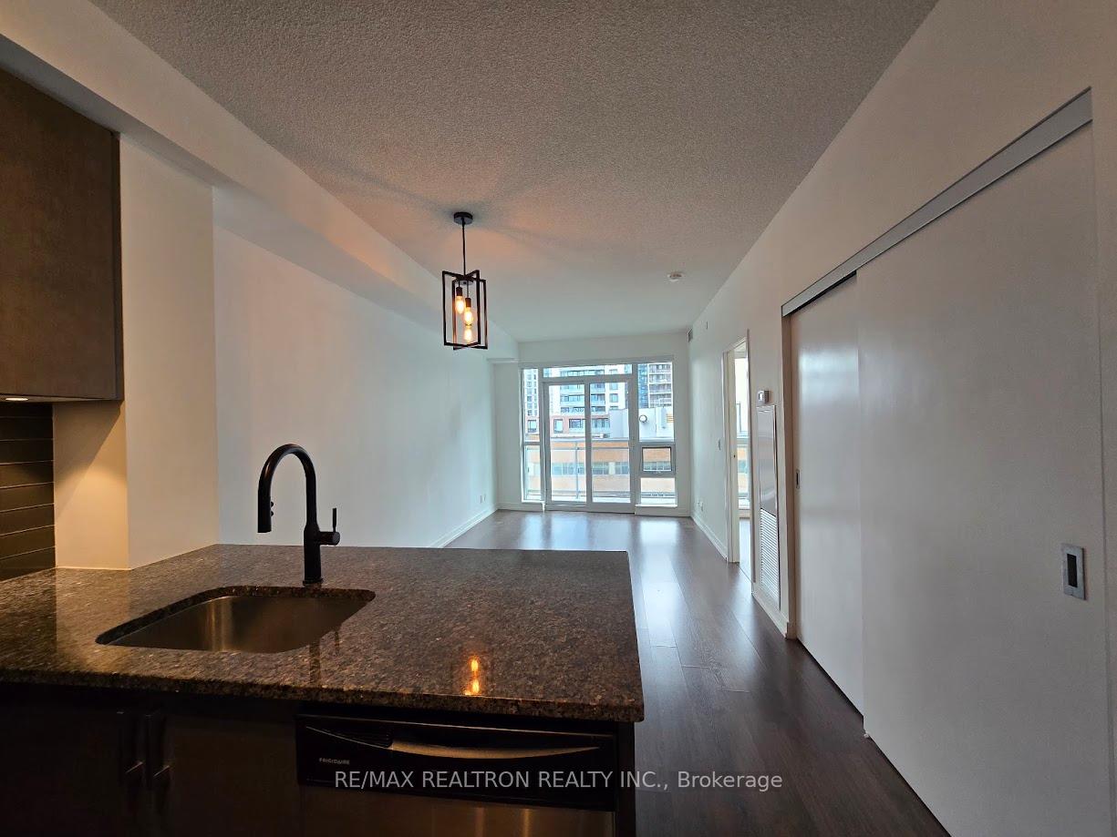 Photo 7 of Unit 803, 89 Dunfield Avenue, Toronto, Mount Pleasant West — HOMEH