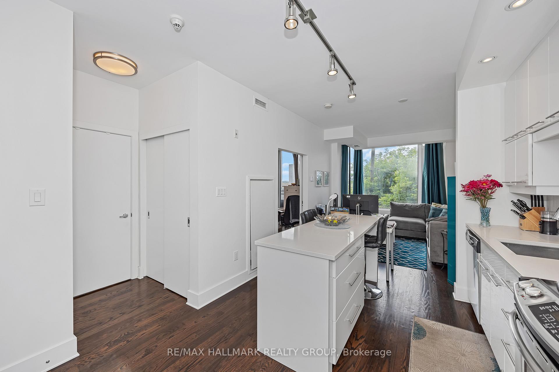Photo 10 of Unit 308, 101 Richmond Road, Ottawa, Westboro South — HOMEH