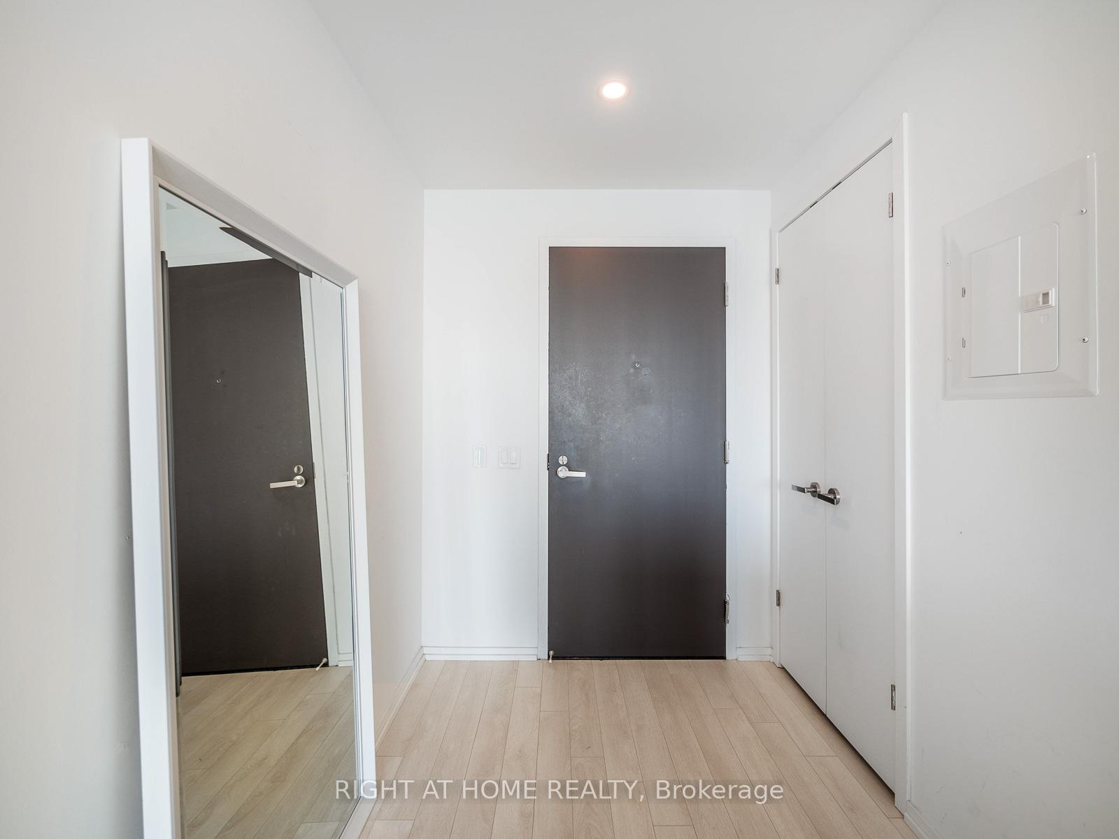 Photo 13 of Unit 5607, 197 Yonge Street, Toronto, Church-Yonge Corridor — HOMEH