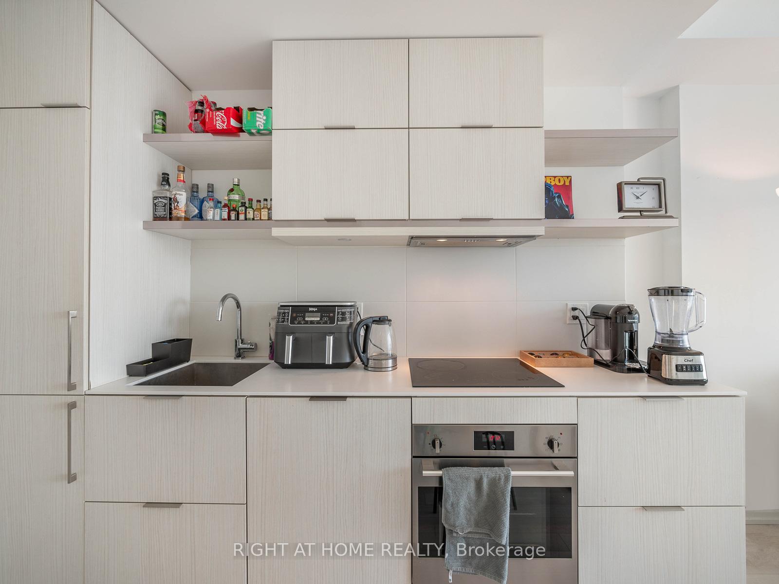 Photo 18 of Unit 5607, 197 Yonge Street, Toronto, Church-Yonge Corridor — HOMEH