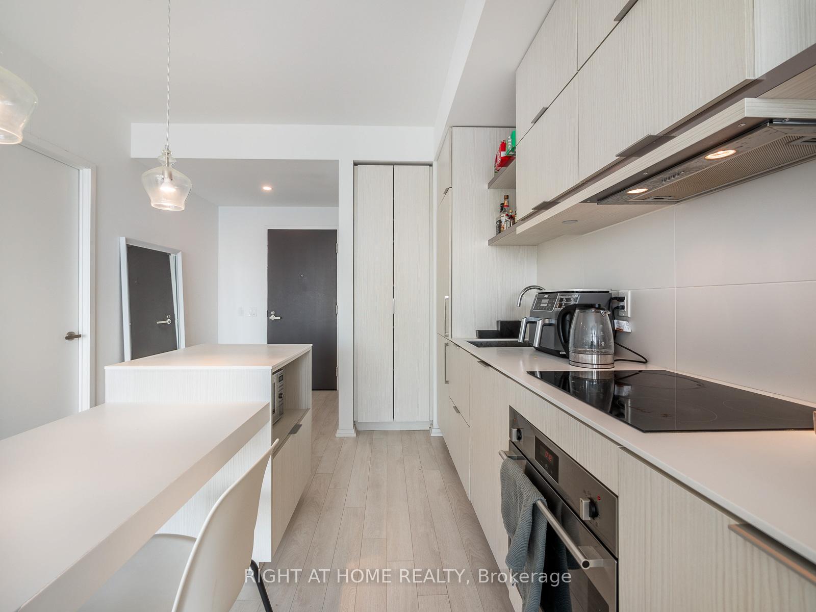 Photo 21 of Unit 5607, 197 Yonge Street, Toronto, Church-Yonge Corridor — HOMEH