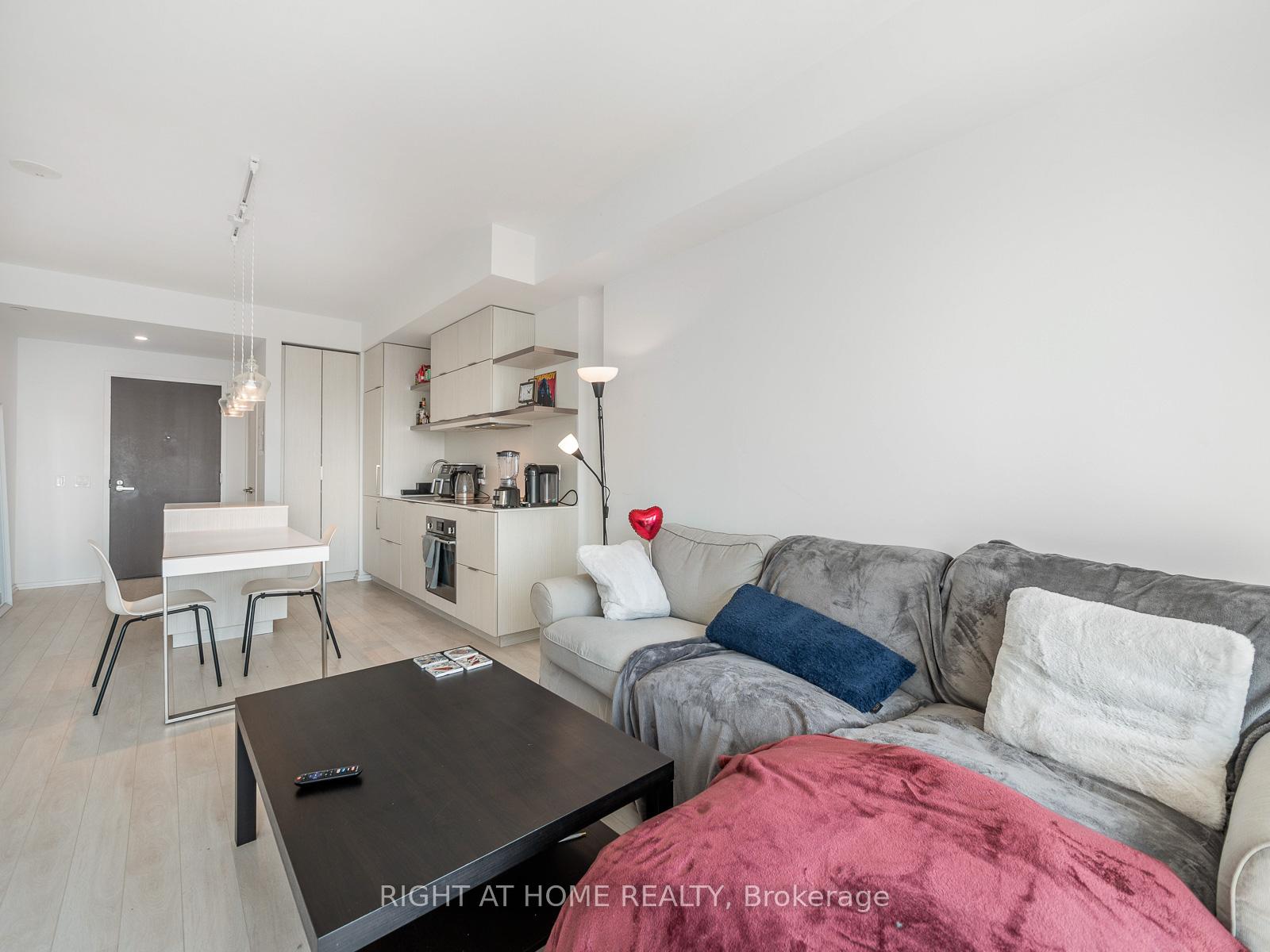 Photo 25 of Unit 5607, 197 Yonge Street, Toronto, Church-Yonge Corridor — HOMEH