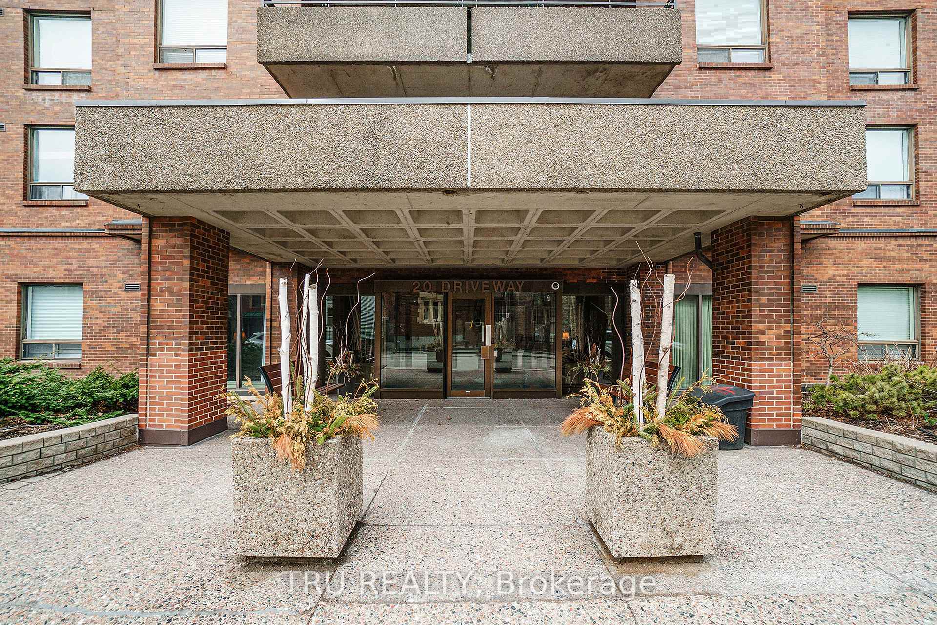 Photo 3 of Unit 905, 20 The Driveway Drive, Ottawa — HOMEH