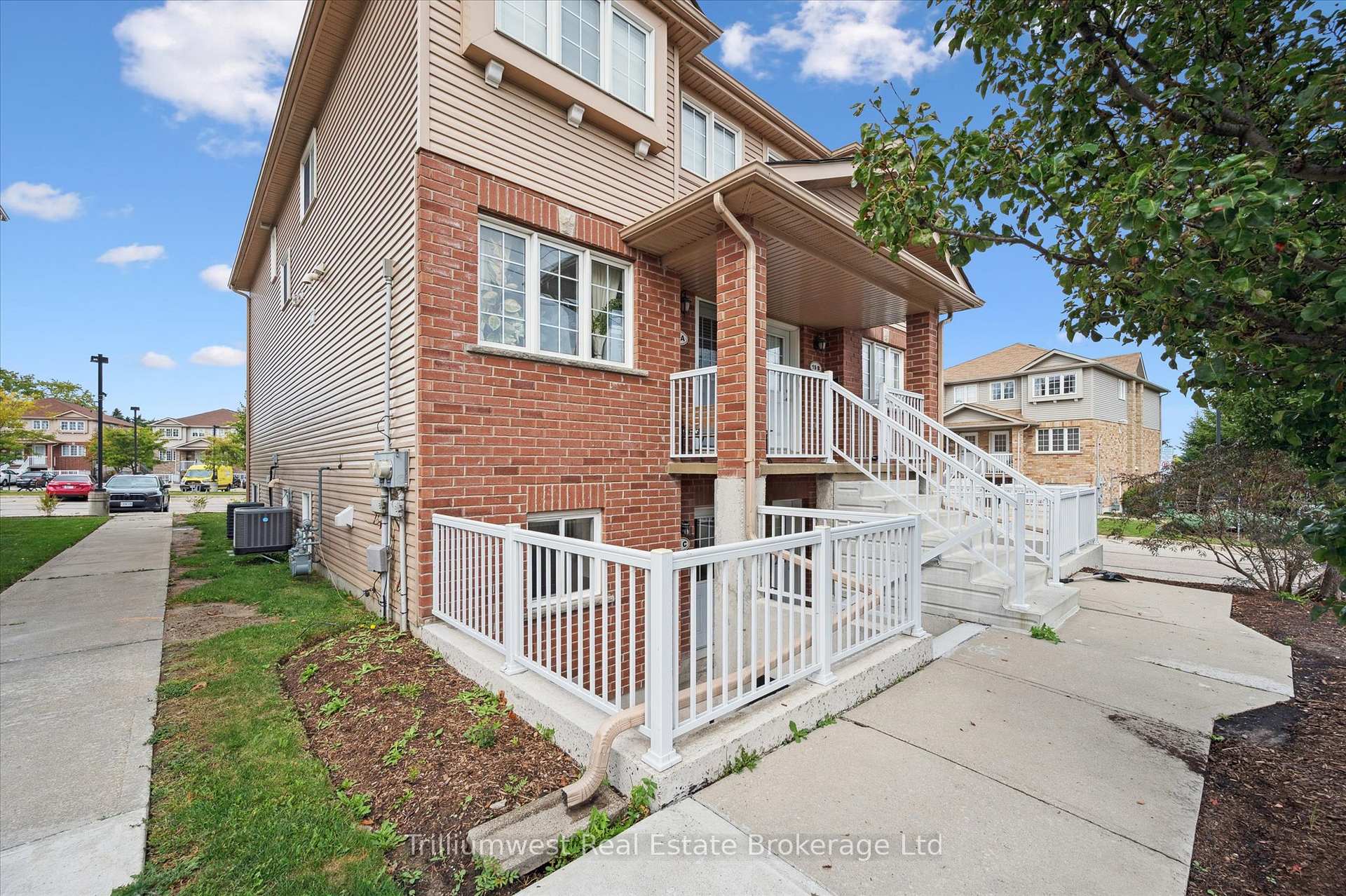 Photo 3 of Unit 19C, 50 Howe Drive, Kitchener — HOMEH