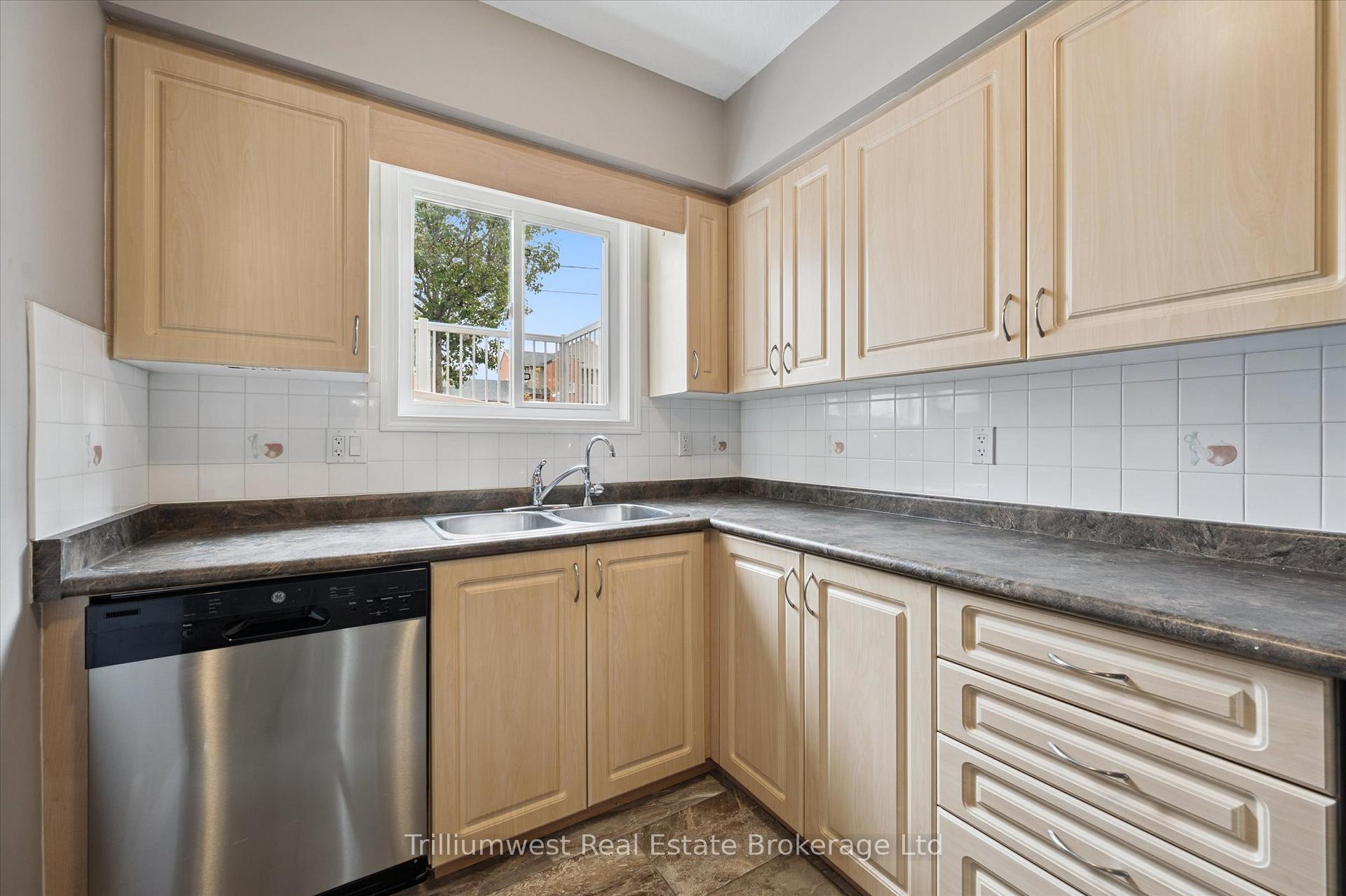 Photo 15 of Unit 19C, 50 Howe Drive, Kitchener — HOMEH