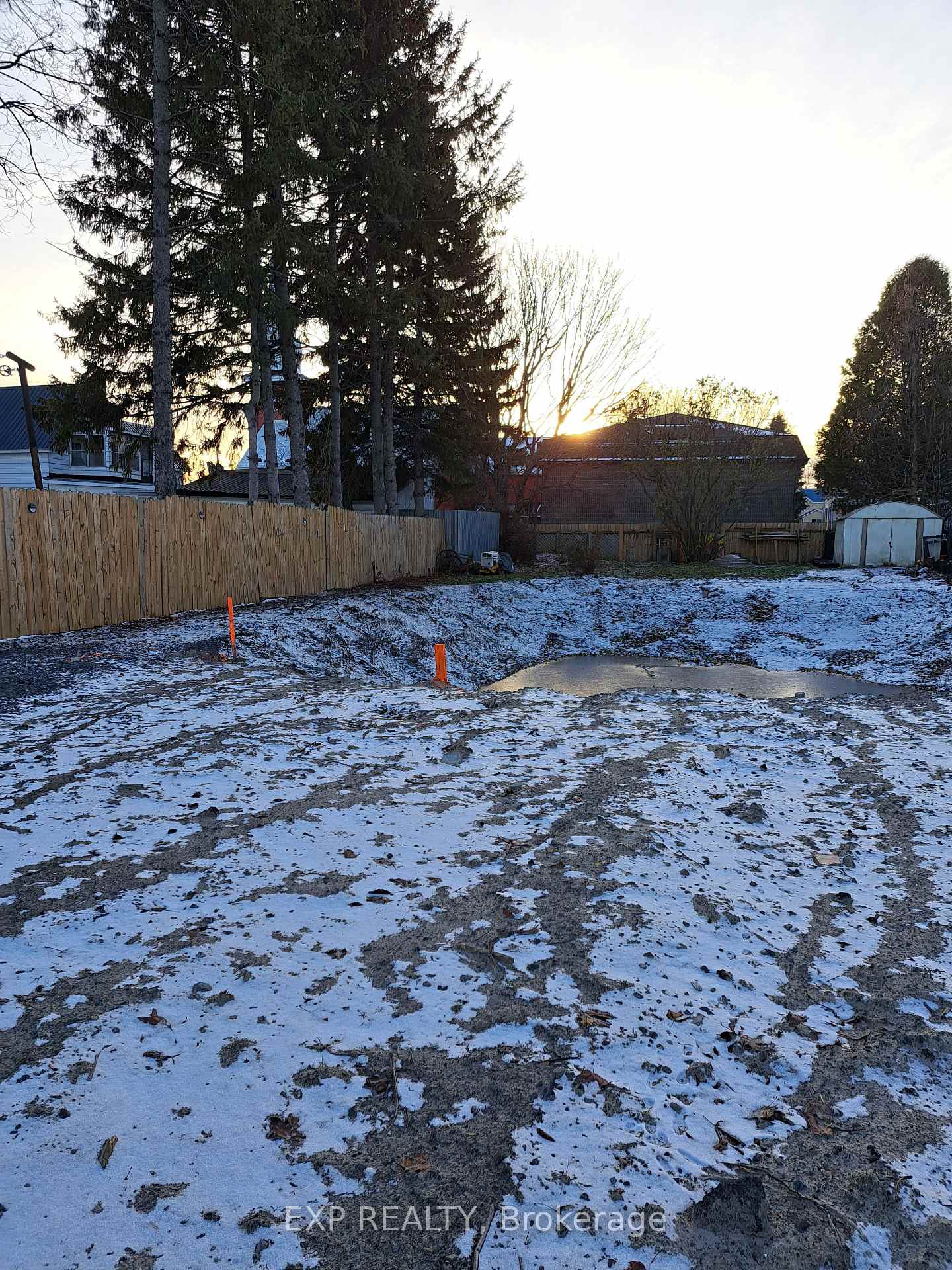 Photo 2 of 660 East Street W, Edwardsburgh/Cardinal, Town of Cardinal — HOMEH
