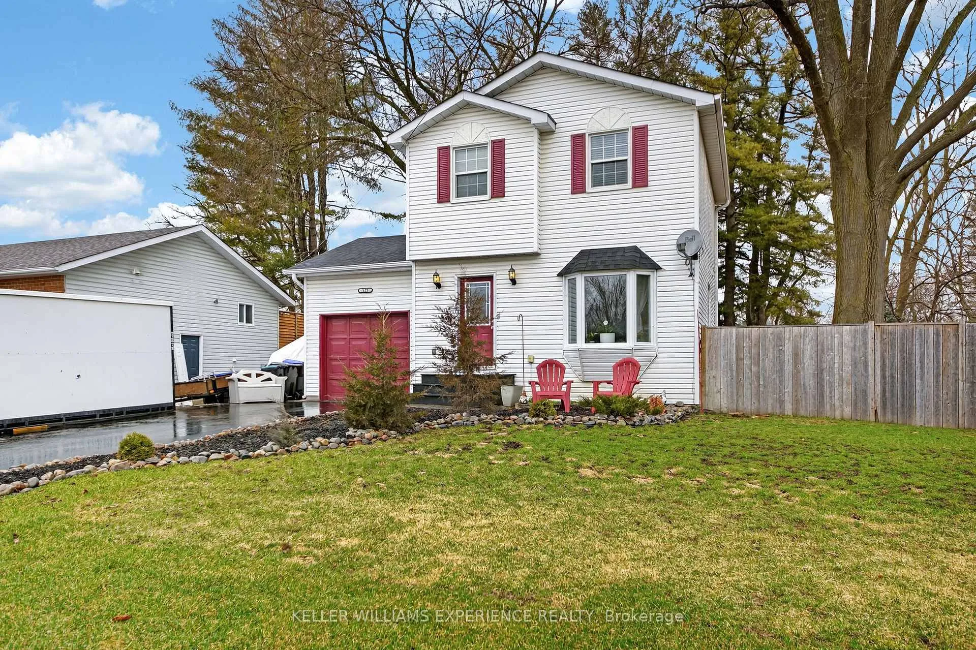 Photo 4 of 125 Simcoe Street, Essa, Angus — HOMEH